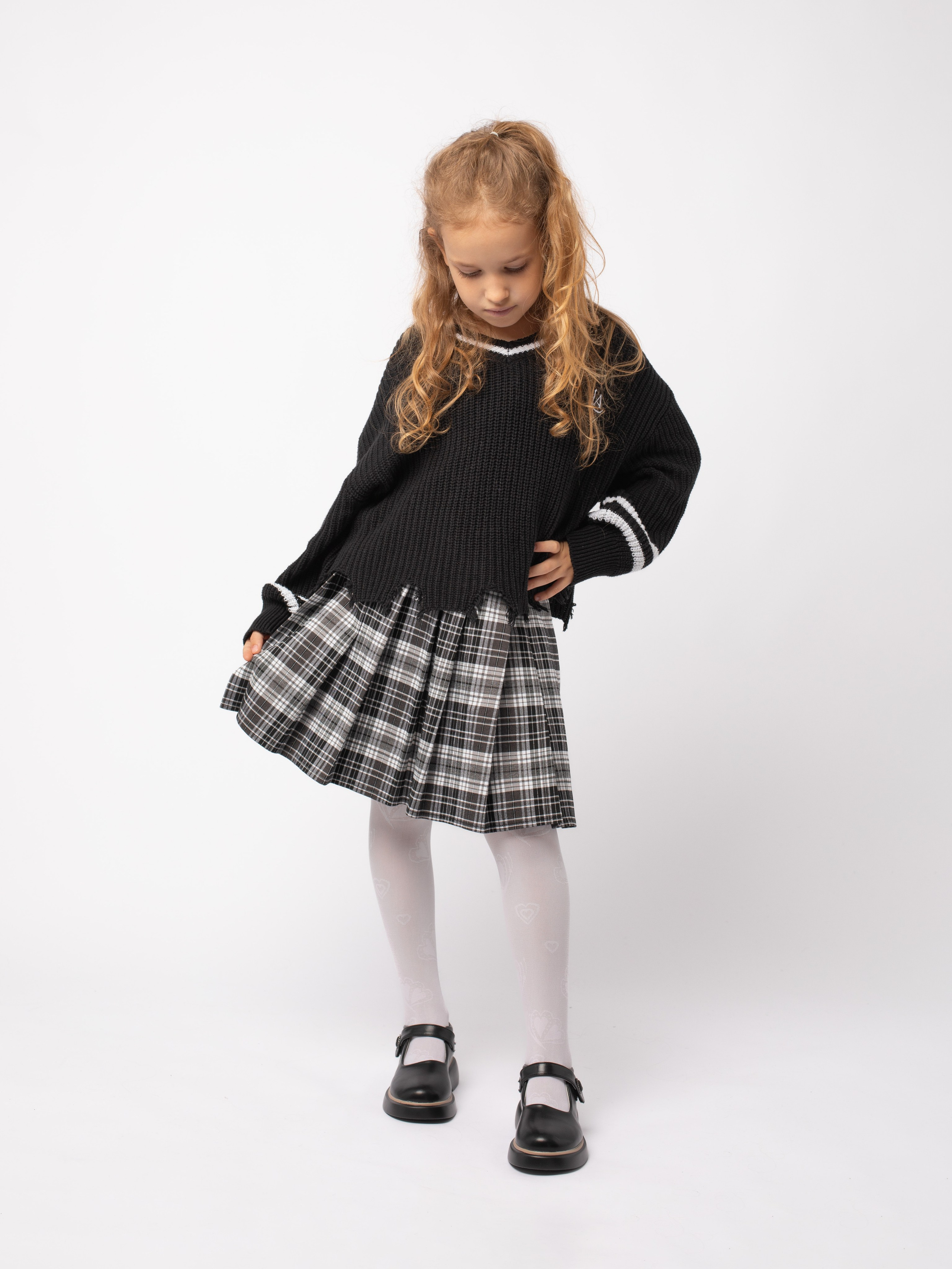 Школьные туфли. Фотостудия предметной и модельной съёмки для маркетплейсов