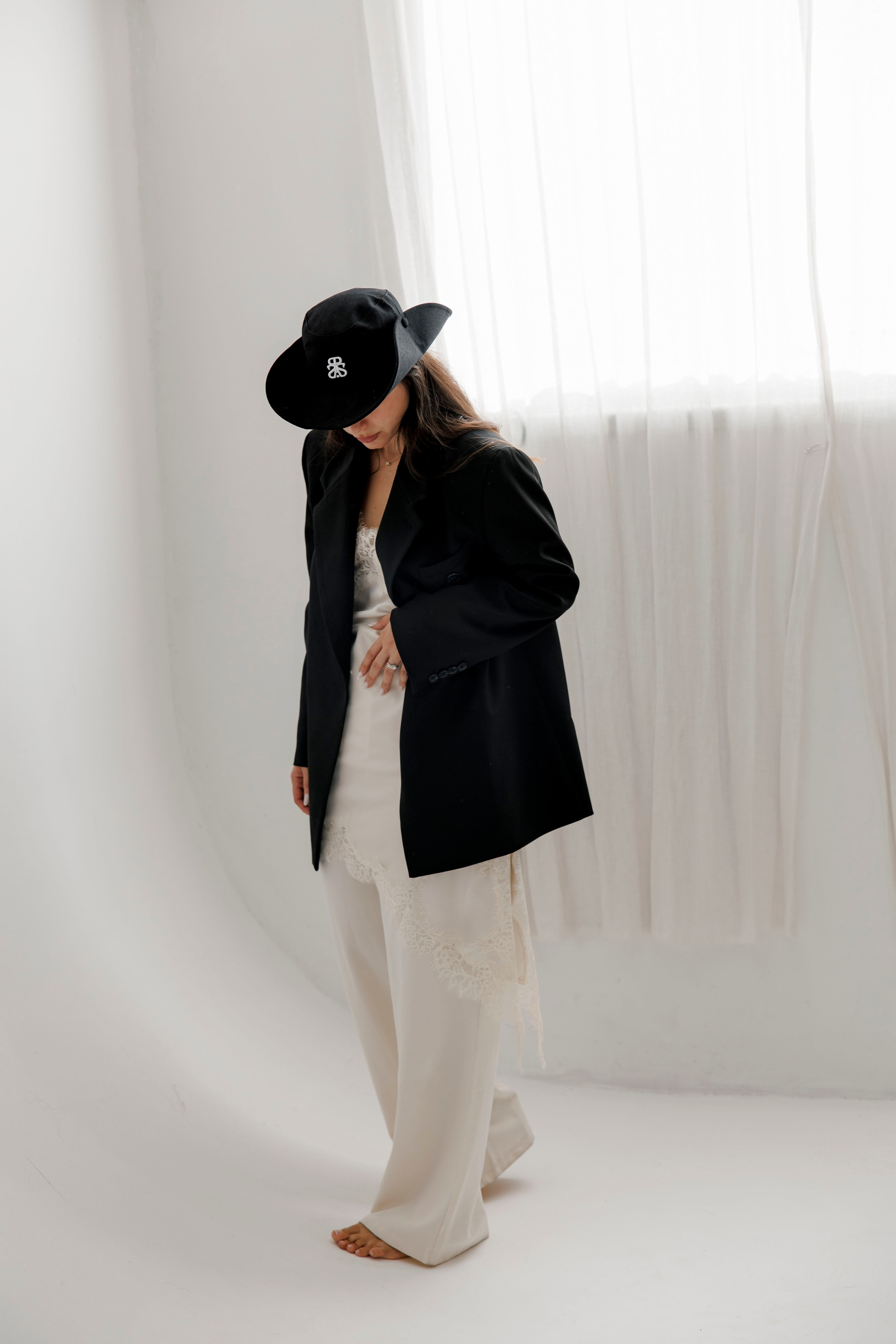 Family photoshoot inside the studio. Wedding and family photographer