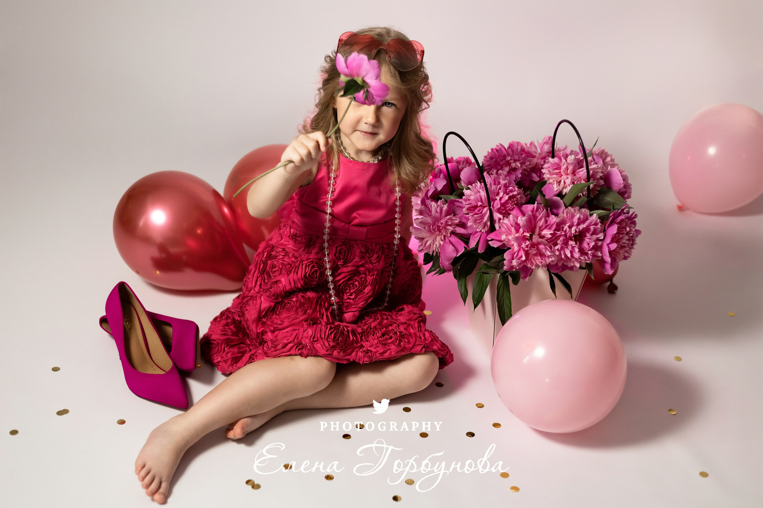 «Модница в розовом» В моей студии. Вероника и Александра. 2024. Фотограф Пермь. Свадьбы. Семья и дети, школа, д. сад. Фотокниги