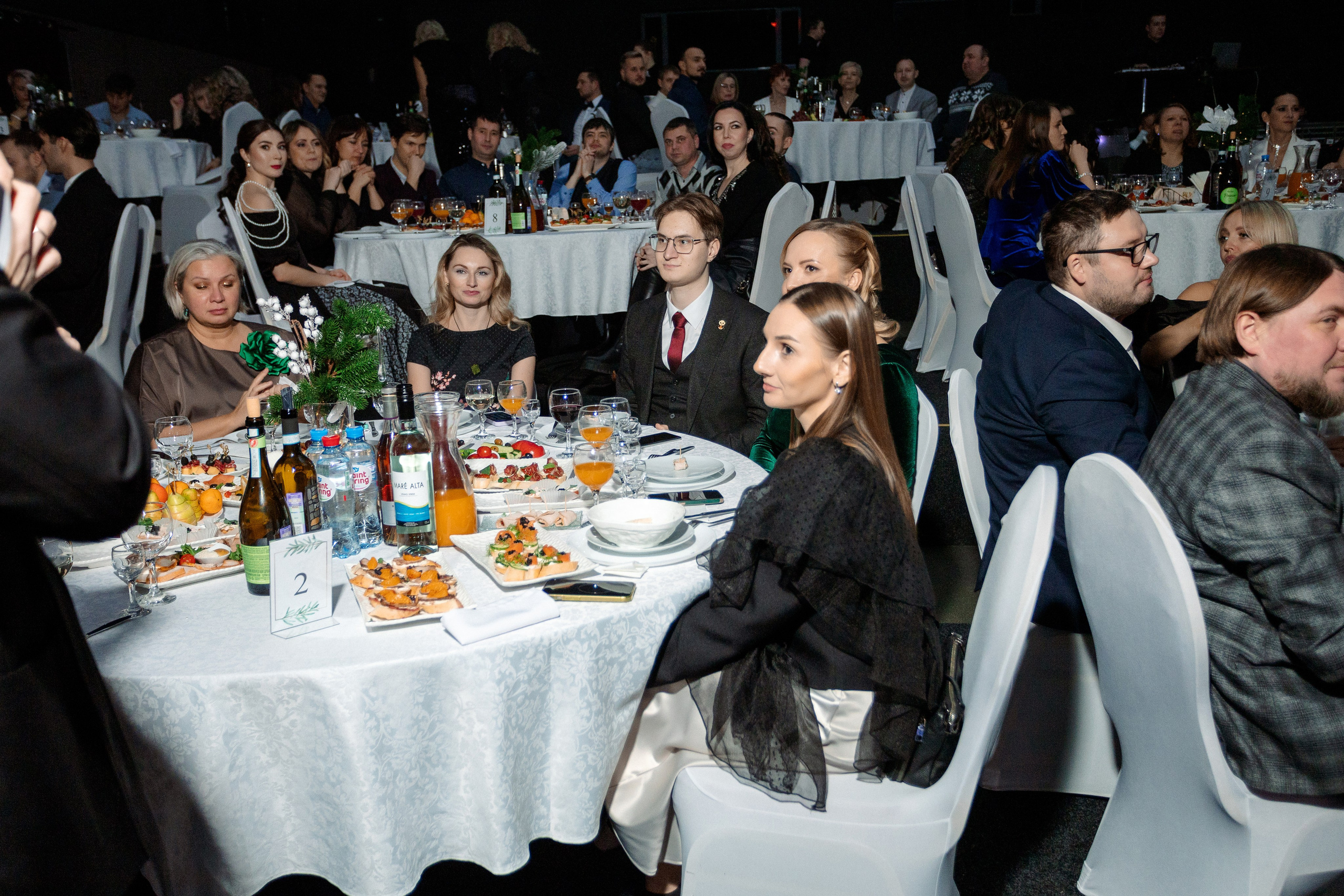 РЕПОРТАЖ: НОВЫЙ ГОД В ДК МЕТАЛЛУРГ. Профессиональный фотограф в Ижевске Леша Петров