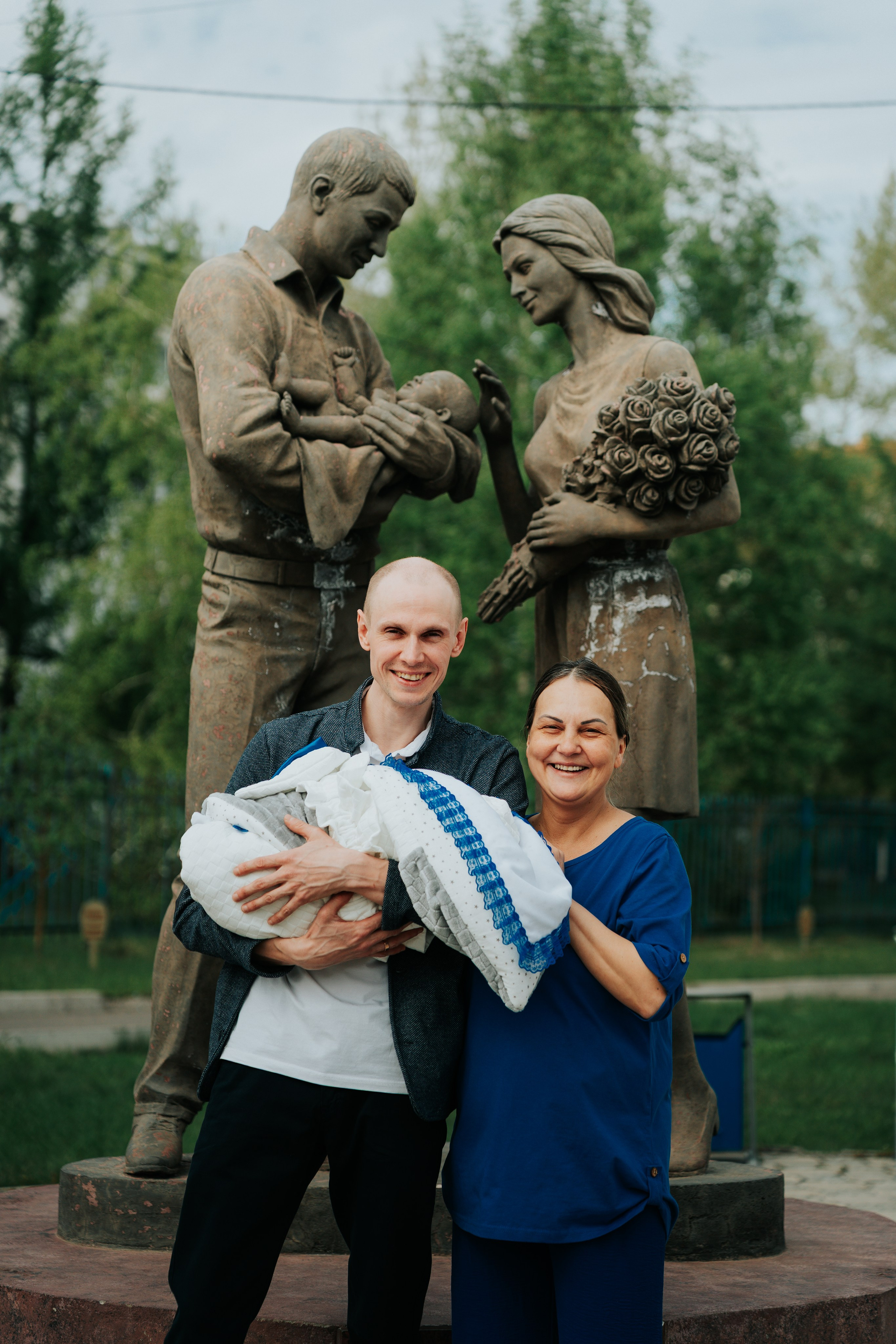 Выписка из роддома: Вадим, Анастасия и сын Руслан. Репортажный фотограф Красноярск