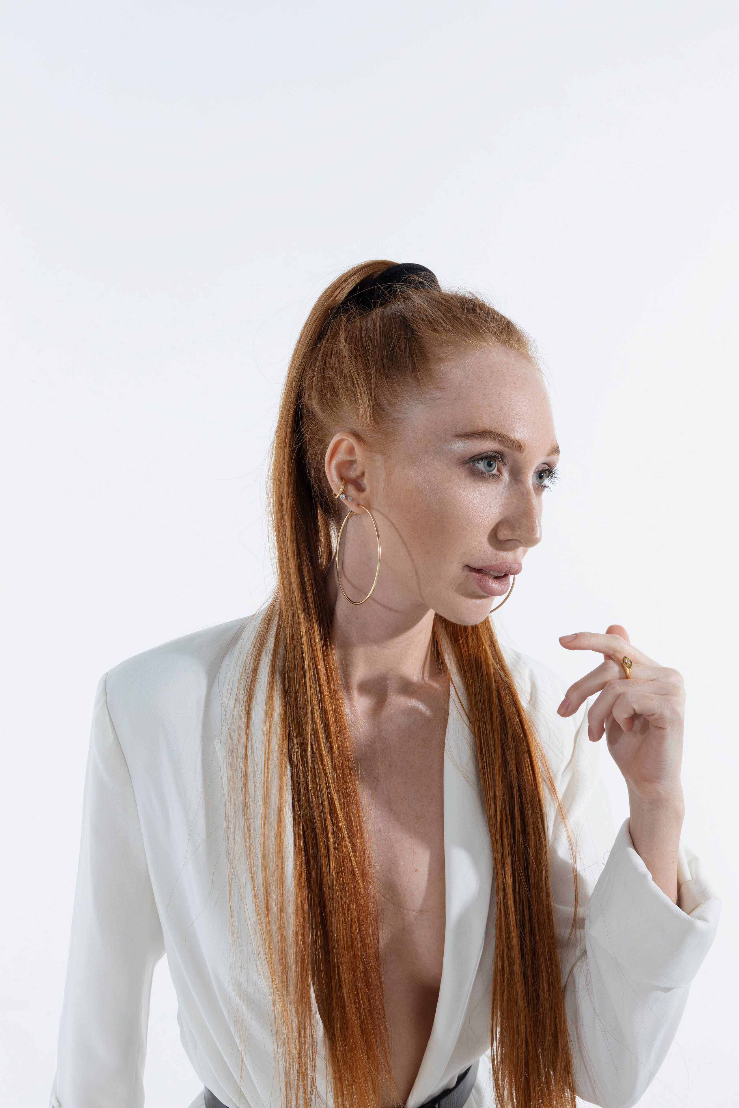 Женские студийные портреты для серт. Фотограф Анастасия Косюра