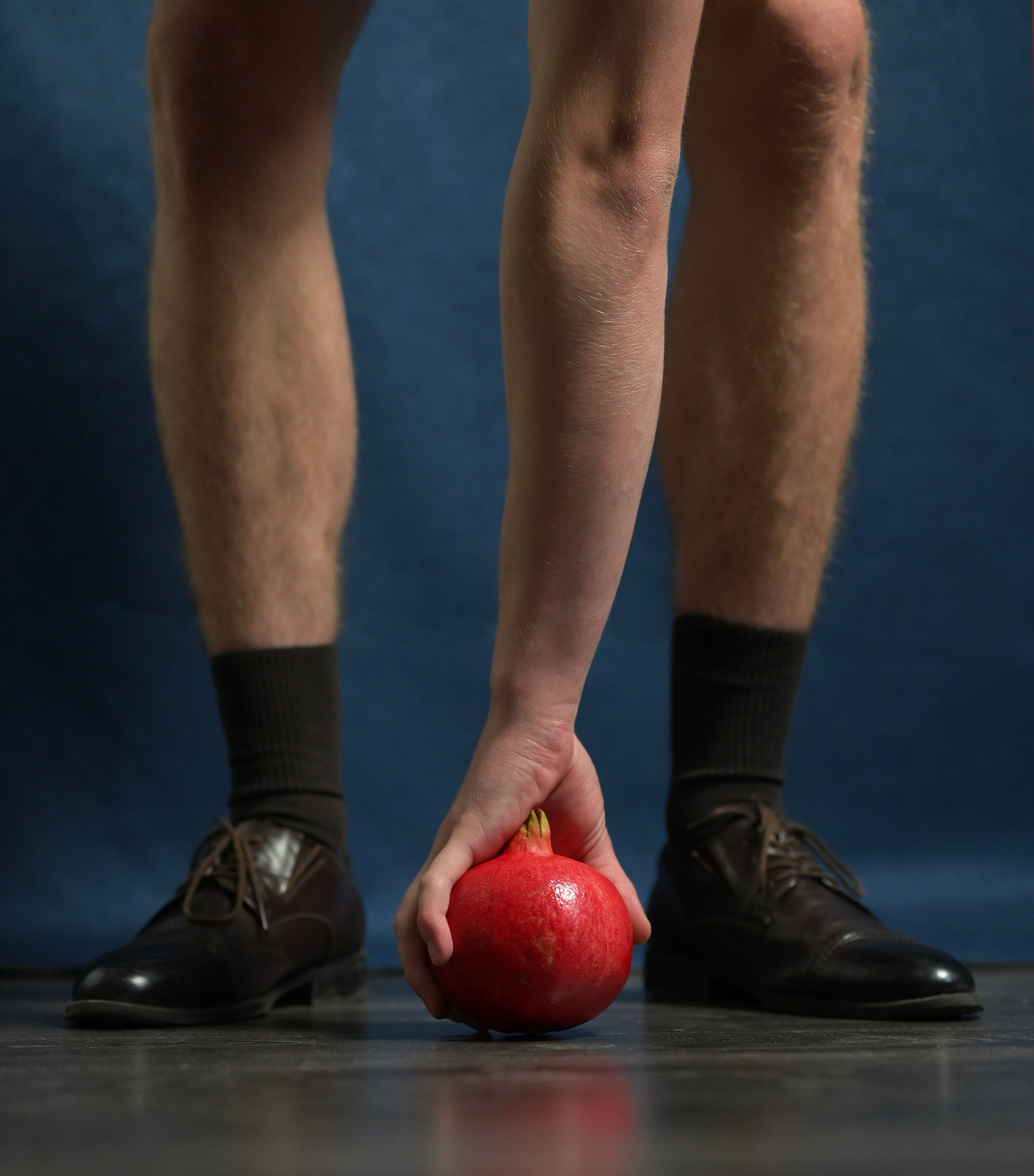 Иногда он сопротивлялся,  иногда молчаливо соглашался, иногда — забывал, что я фотографирую.