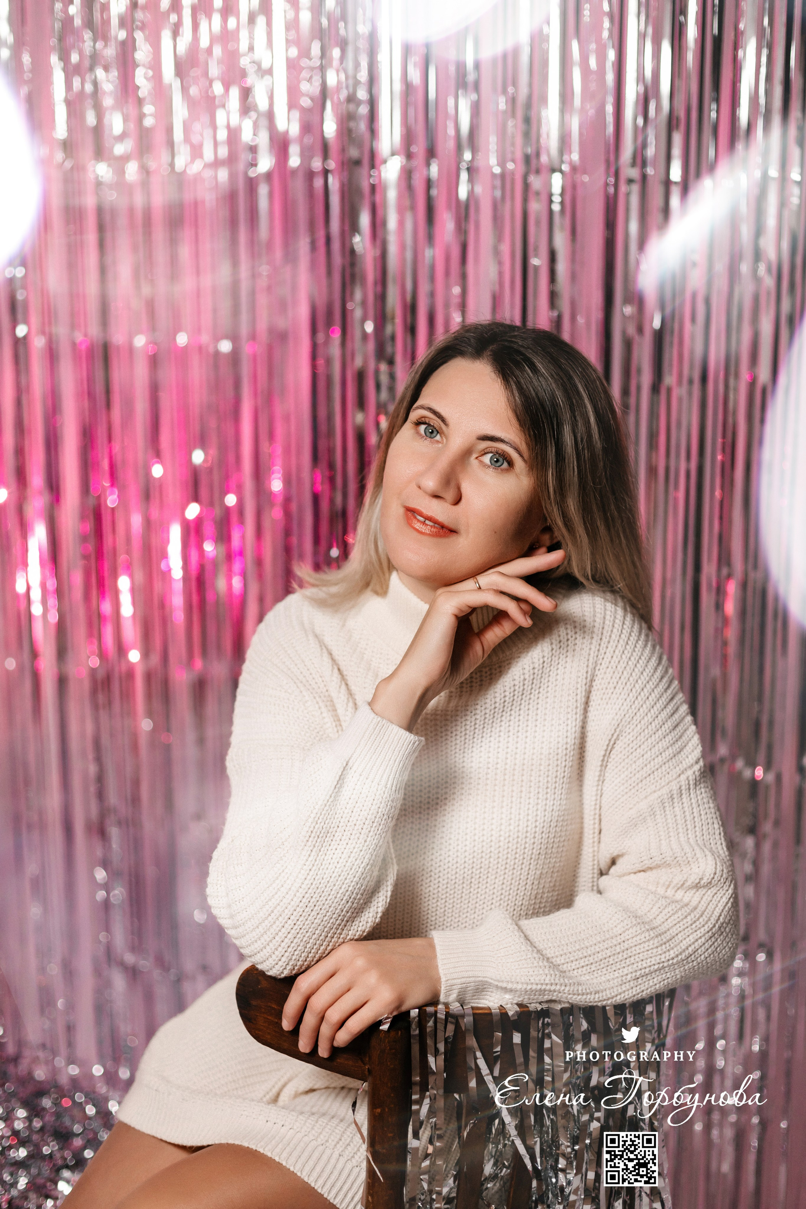 Ольга и Даша. Моя студия. Ноябрь 2024. Фотограф Пермь. Свадьбы. Семья и дети, школа, д. сад. Фотокниги