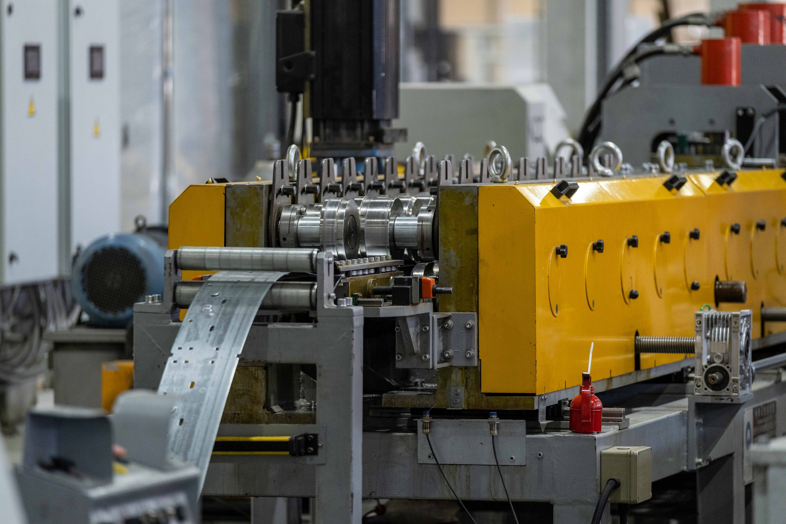 IEK — торжественное открытие производственного цеха. Фото тур