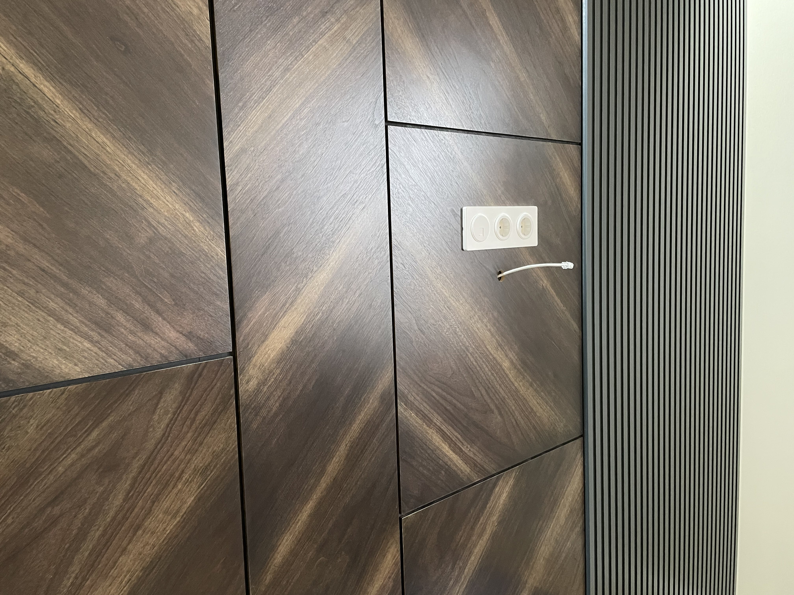 Стеновые панели. Klauzevits Workshop