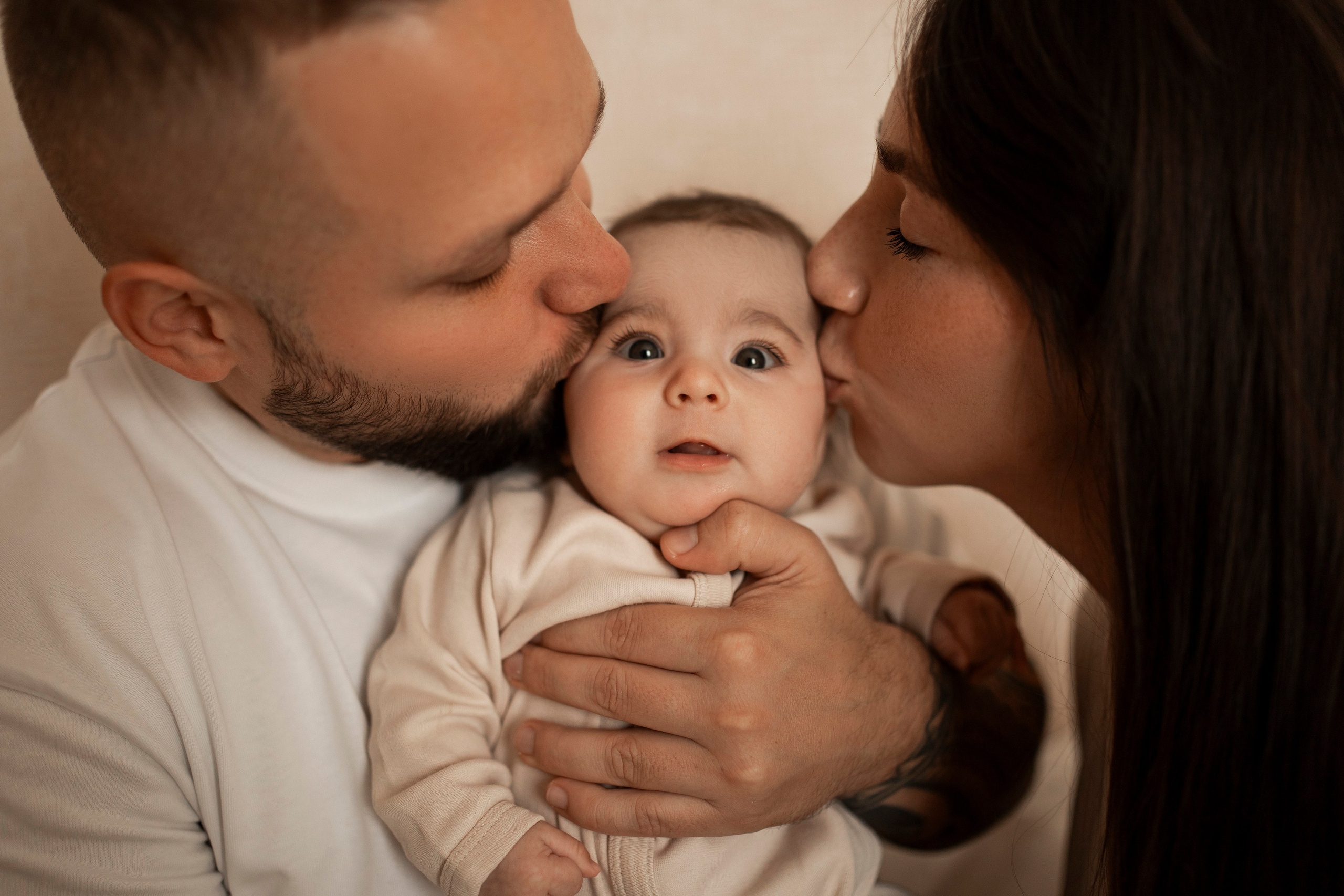 | ПЕРВЫЕ МГНОВЕНИЯ |