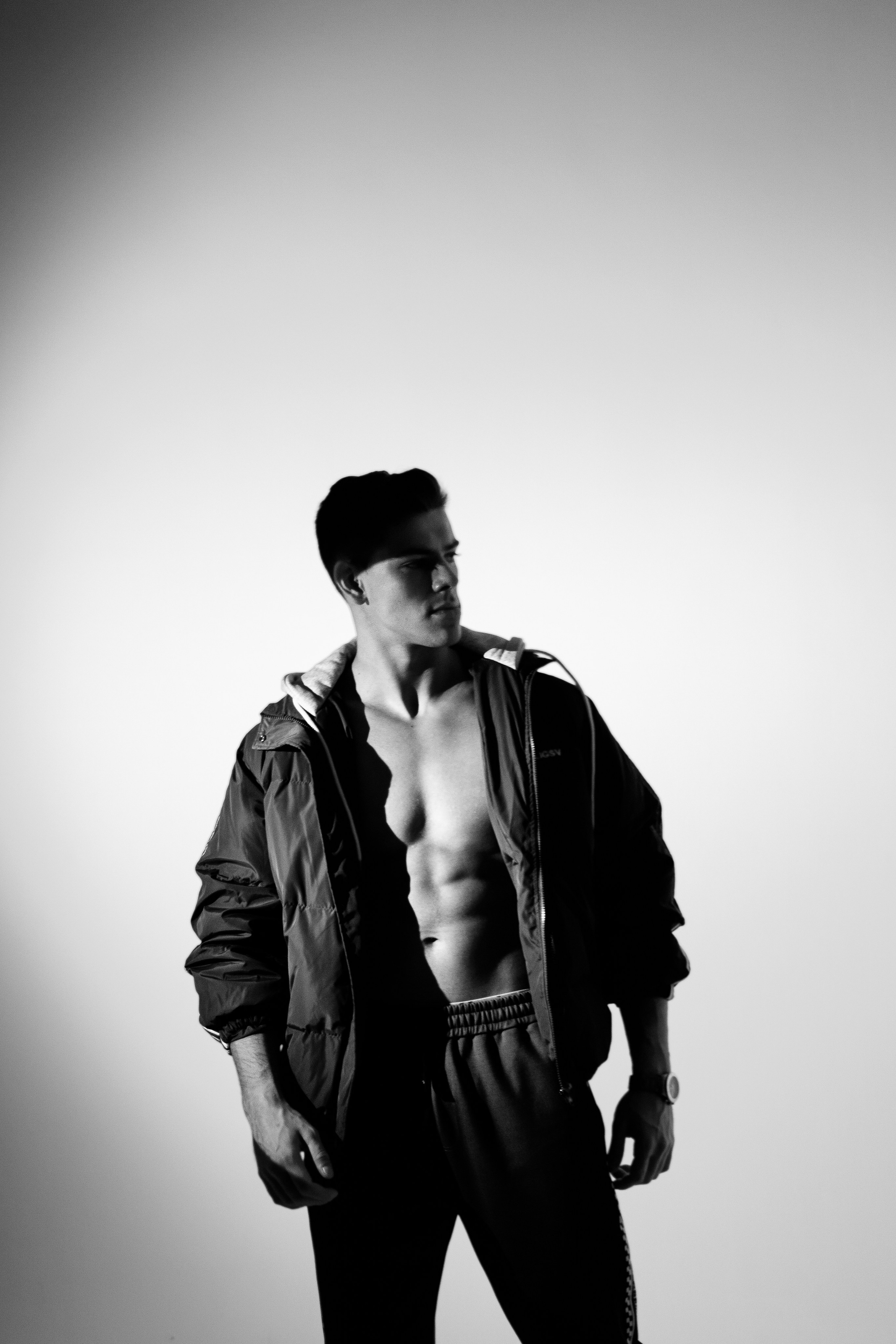 Георгий, 186 см, 48-50 р-р. KED Production — продакшн из СПб. Создаём фото, видео и контент, который помогает брендам и селлерам продавать больше