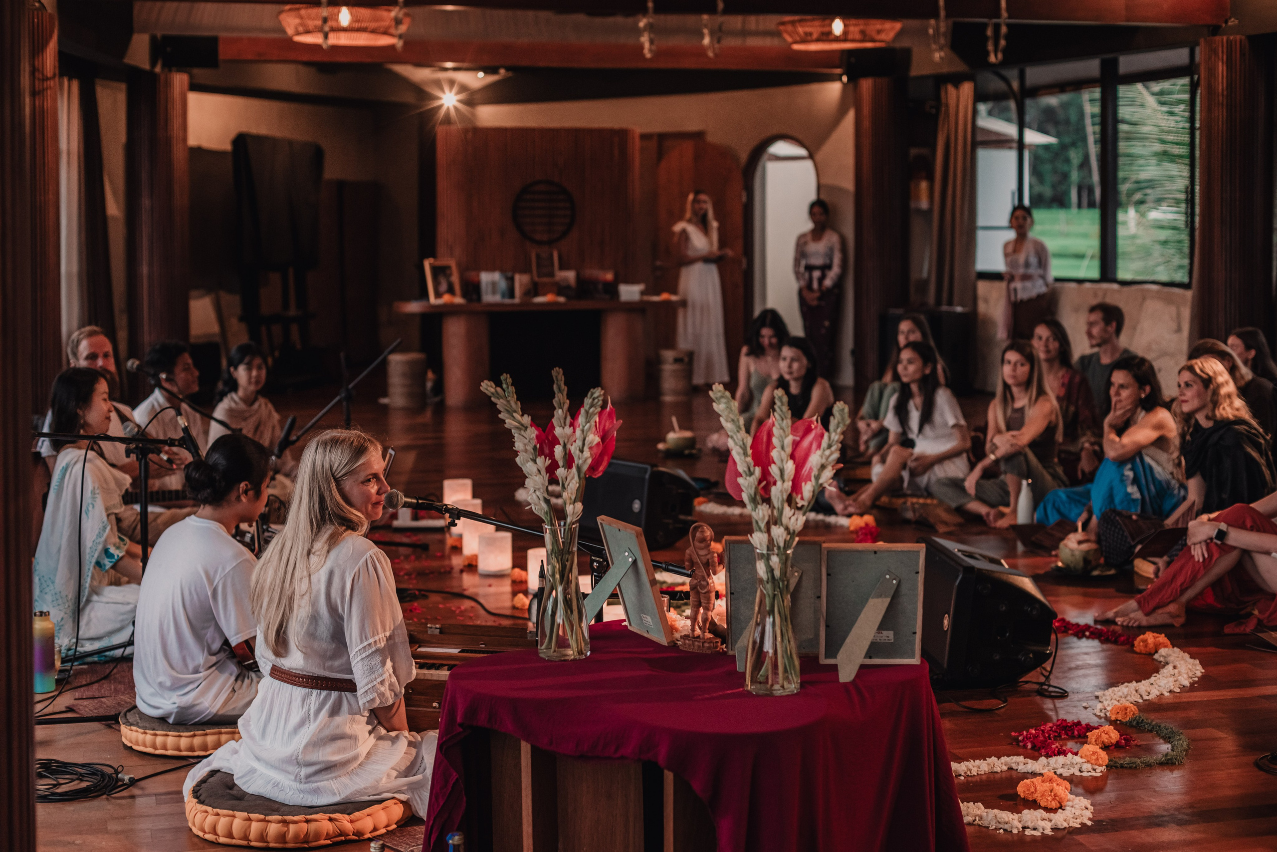 Kirtan at Soulshine nov. Мариам Багдасарян