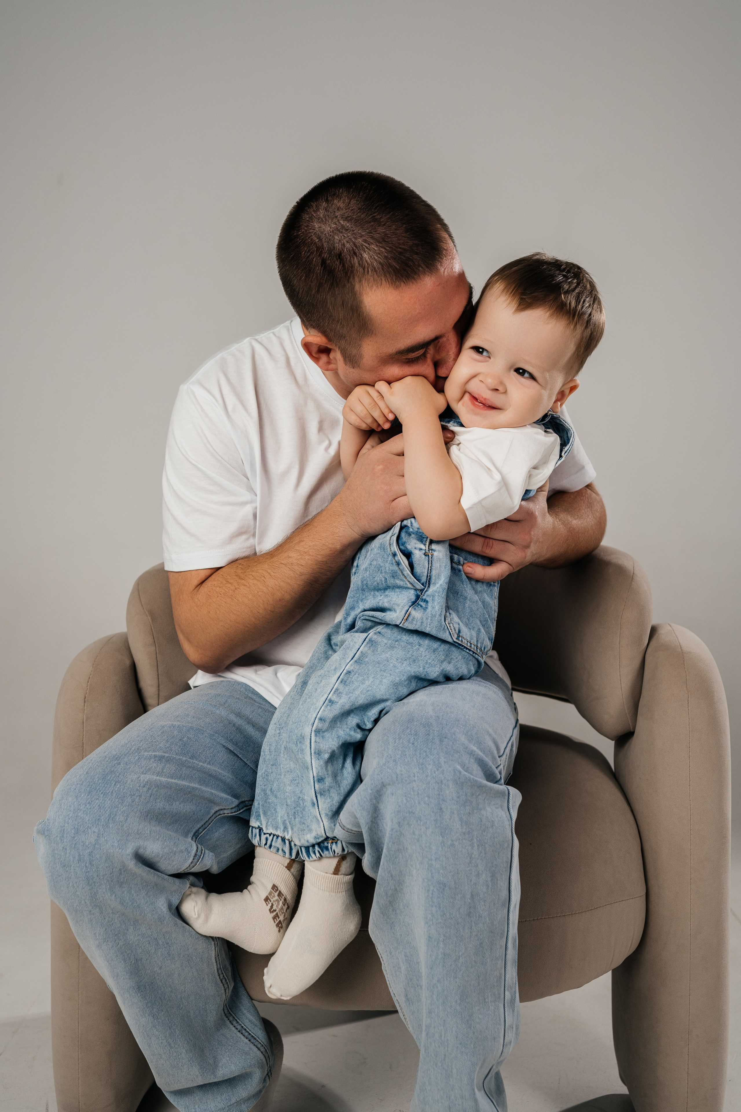 Семейная фотосессия в студии. Фотограф в Каменске-Шахтинском Ольга Сагал