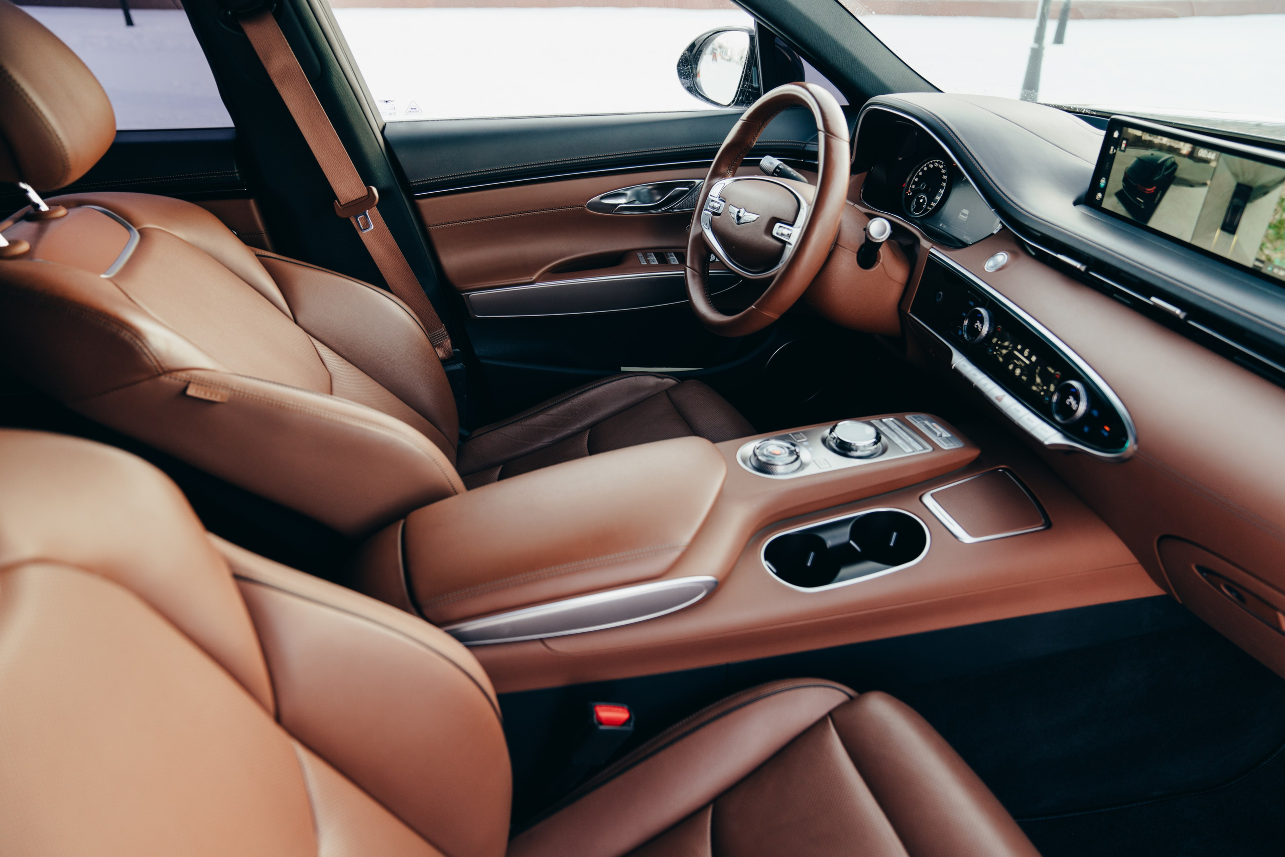 Genesis GV70. Идеальные портреты для соцсетей — Фотограф Ленар