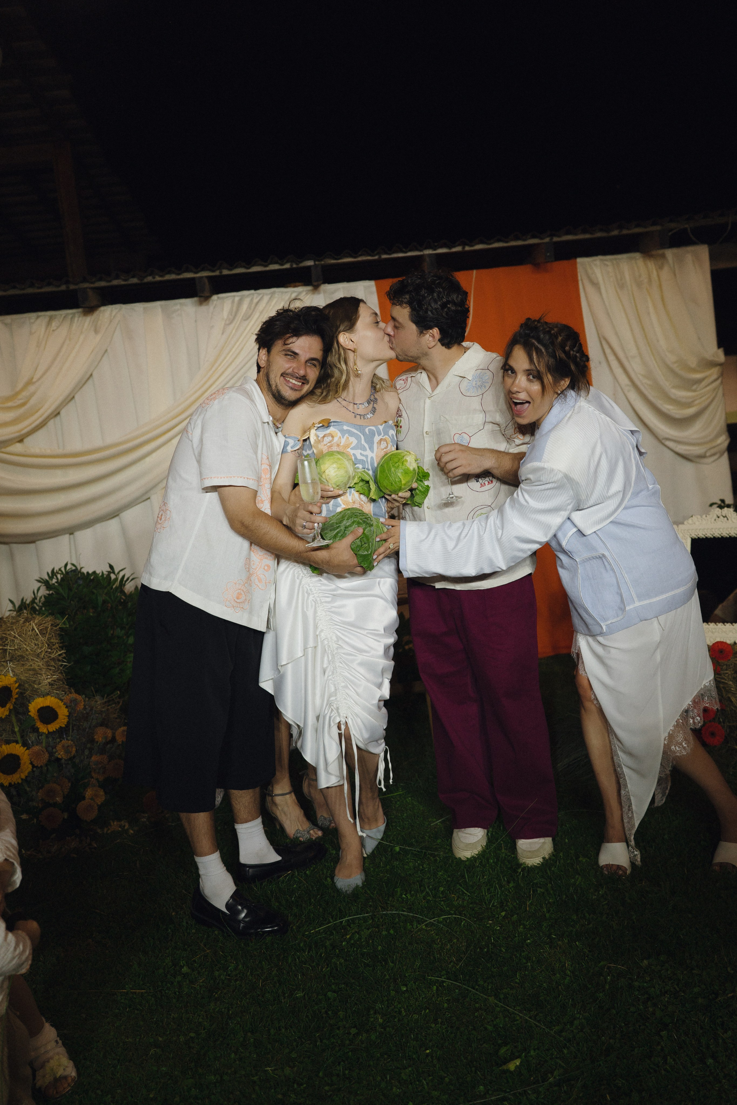 Куда иголочка — туда и ниточка. Свадебный фотограф Наташа Алешина