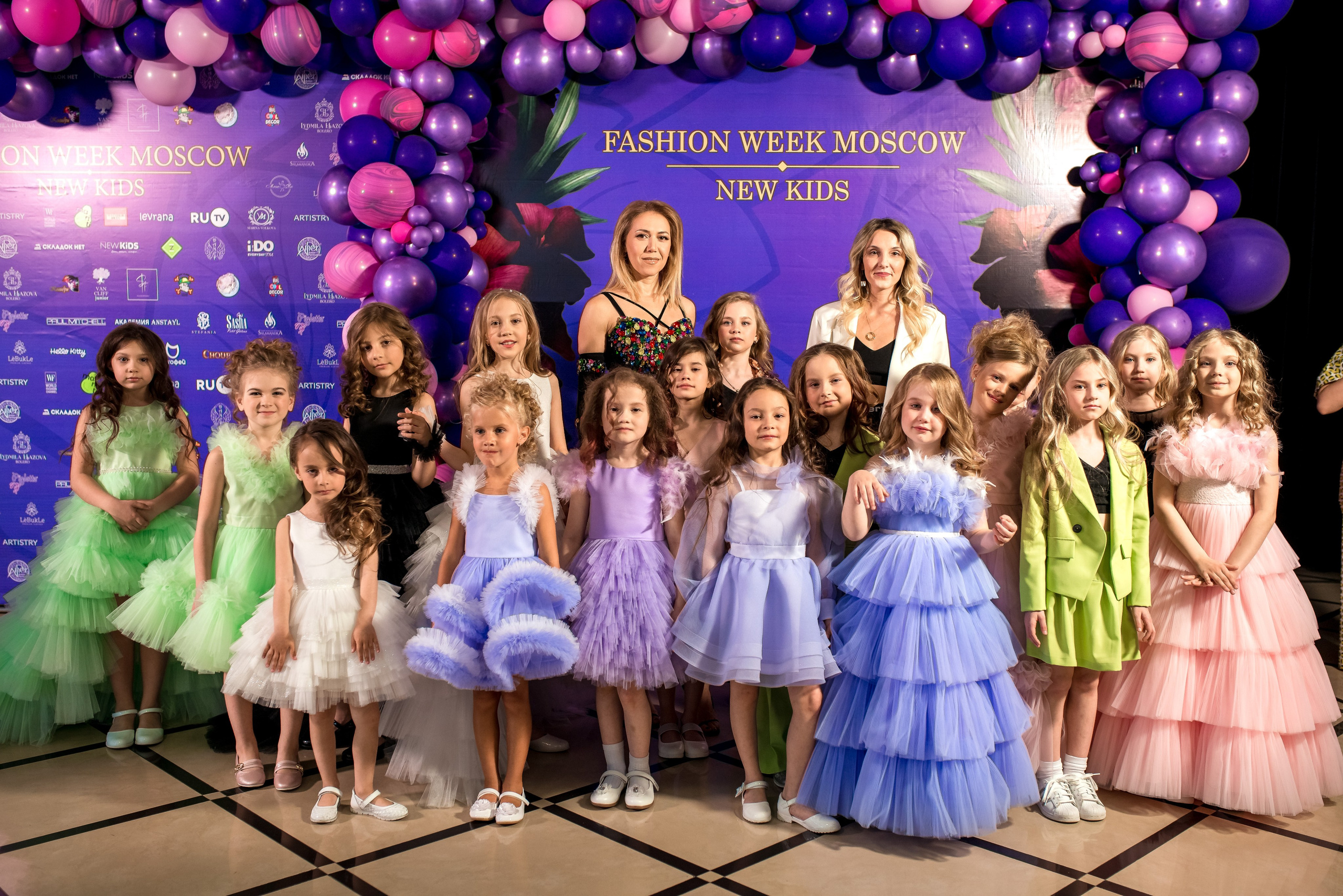 Показ Итальянской моды в России весна 2022. Женский фотограф Крещение Венчание Москва Брянск