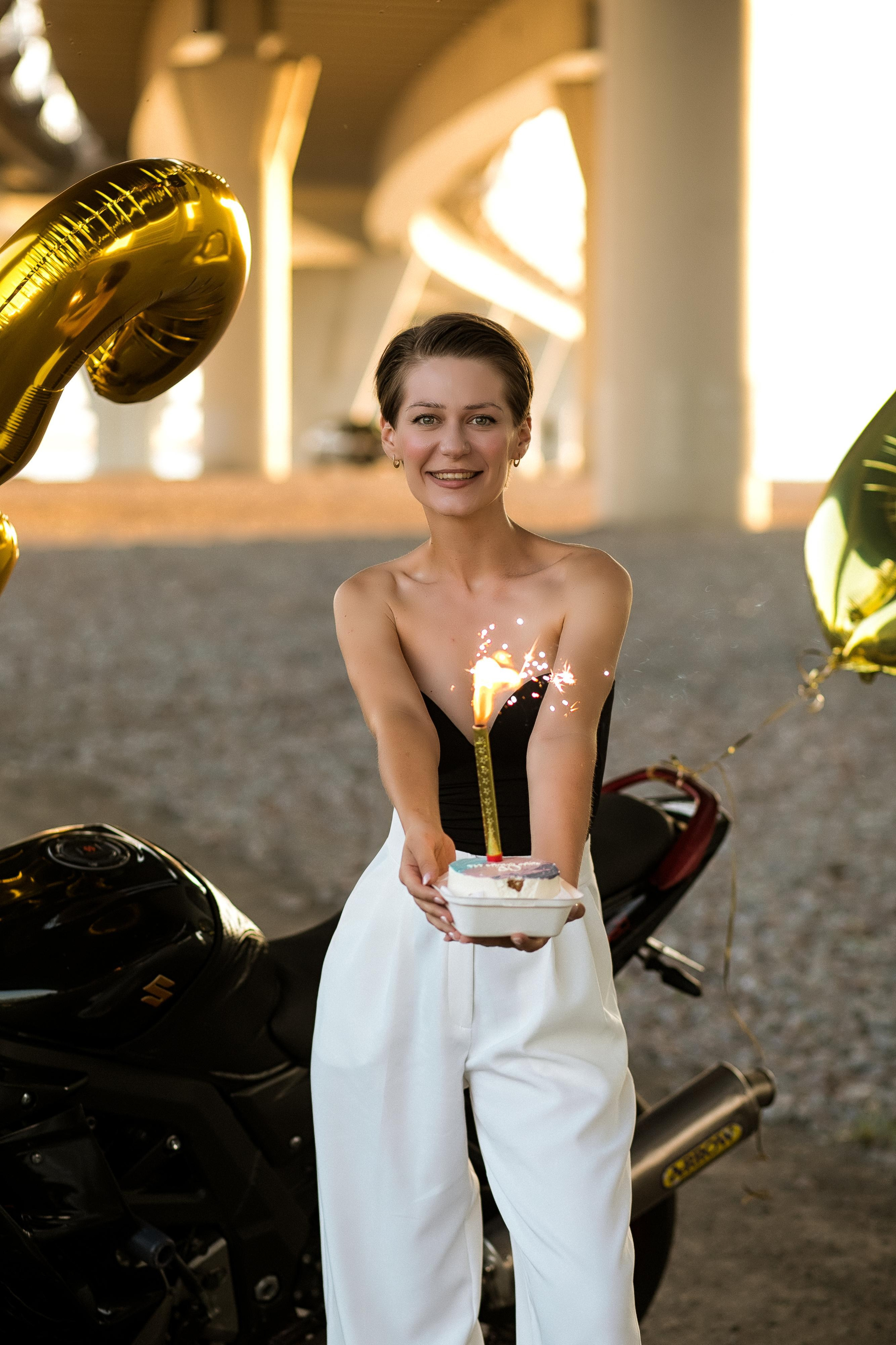 Фотосессия на мотоцикле для девушки. Семейный и свадебный фотограф в Санкт-Петербурге Таша Семёнова