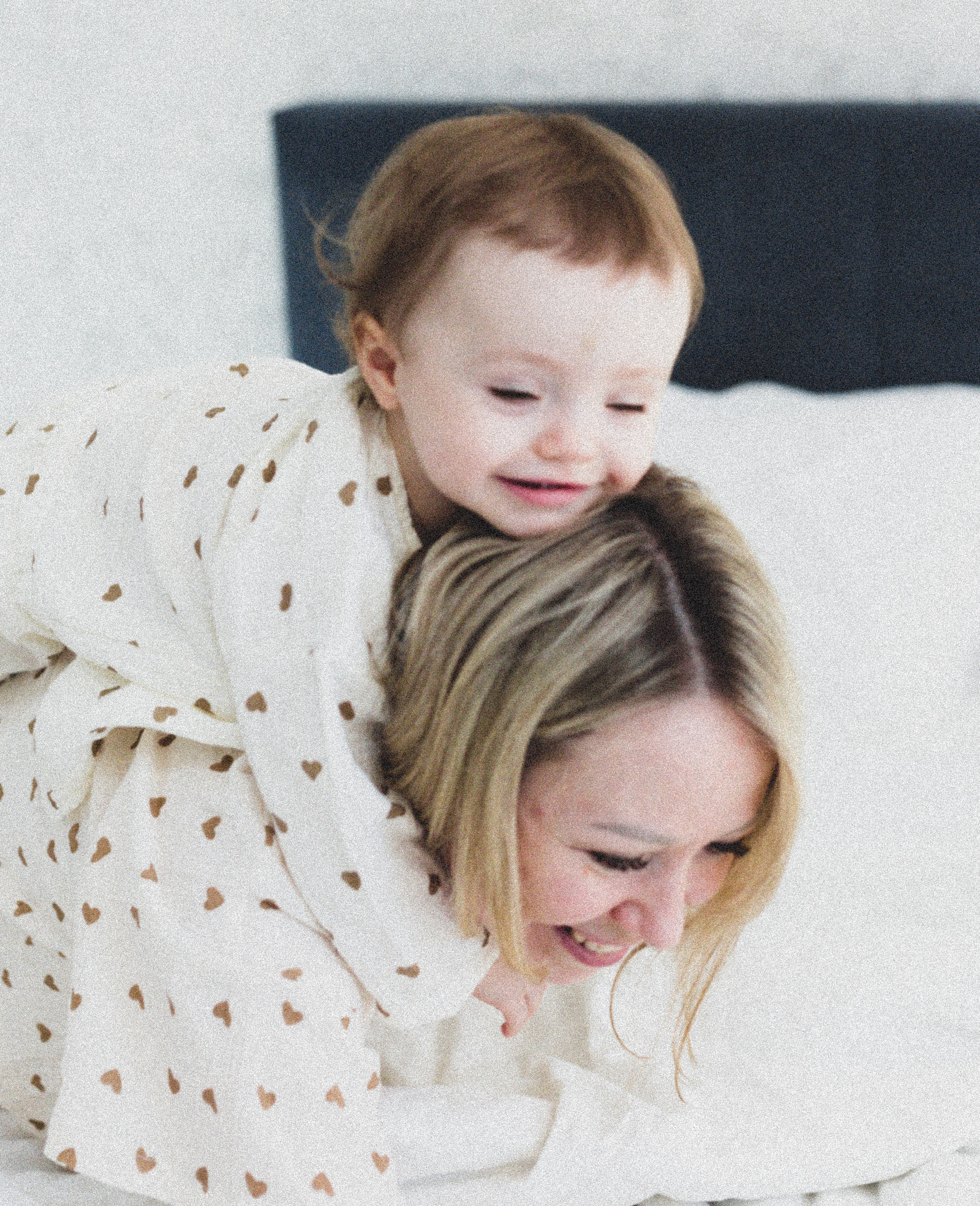 Мама и малыш lifestyle. Фотограф беременных и новорождённых в Краснодаре