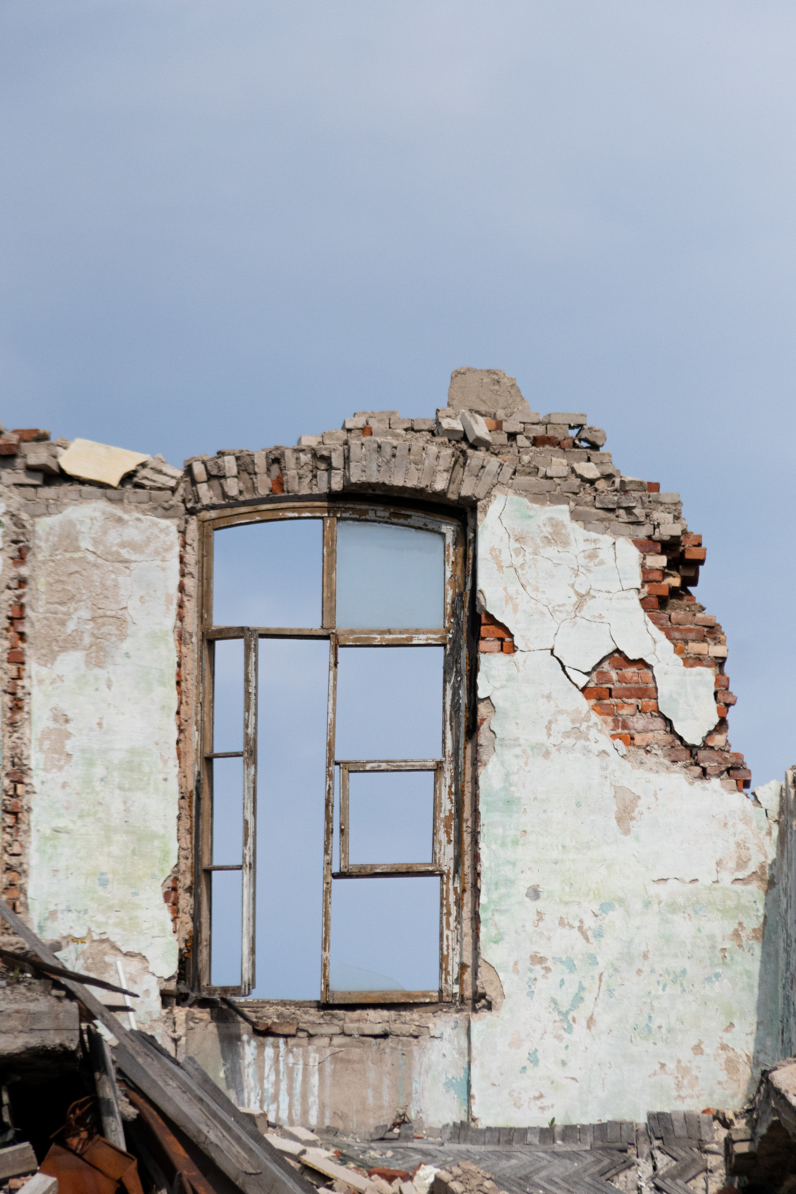 SNYT. An Alternative View of St. Petersburg’s Architecture. 2025. Janie valde |photographer & visual artist