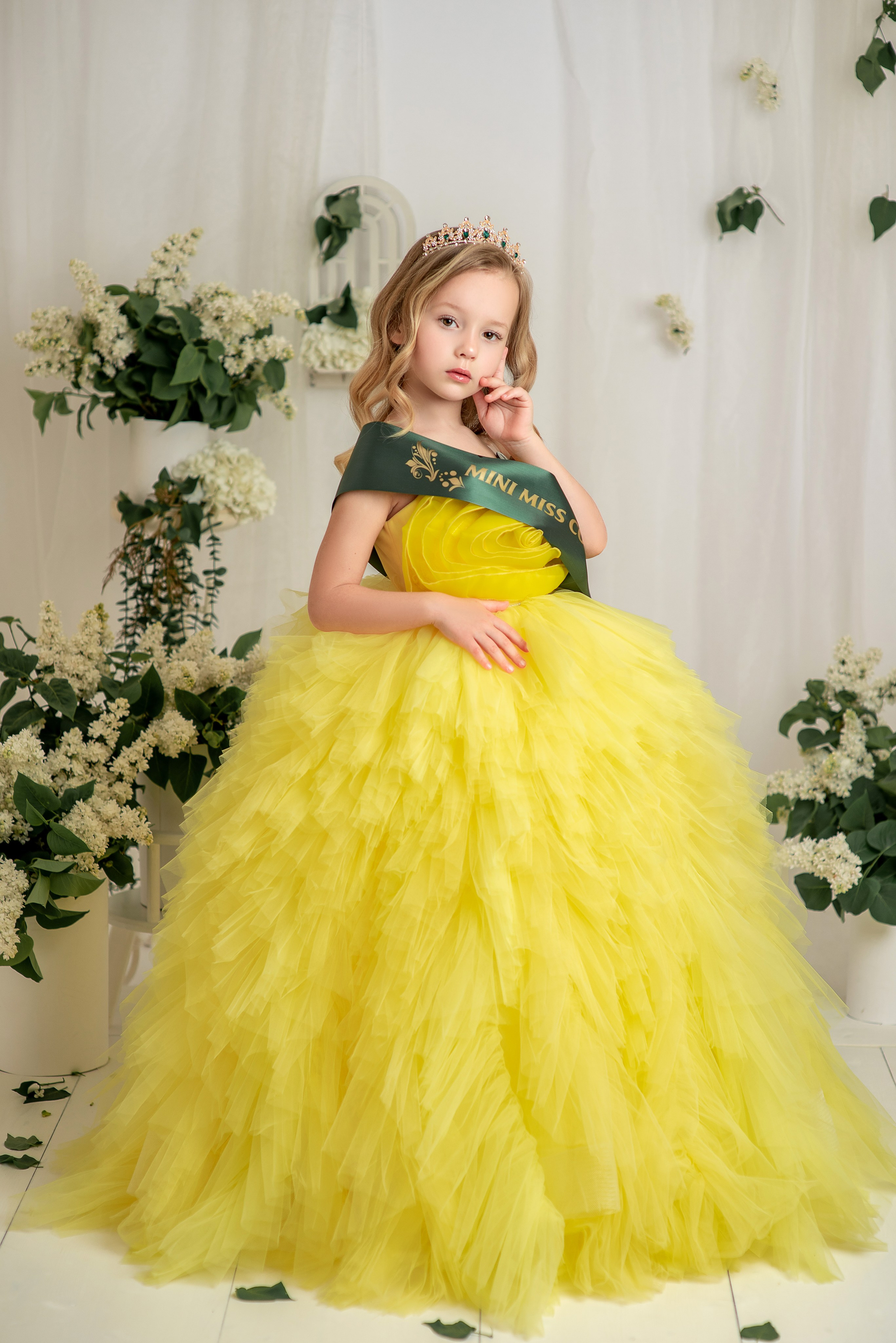 Полиночка в желтом и сиреневом платьях. Семейный и детский фотограф Наталья Горда