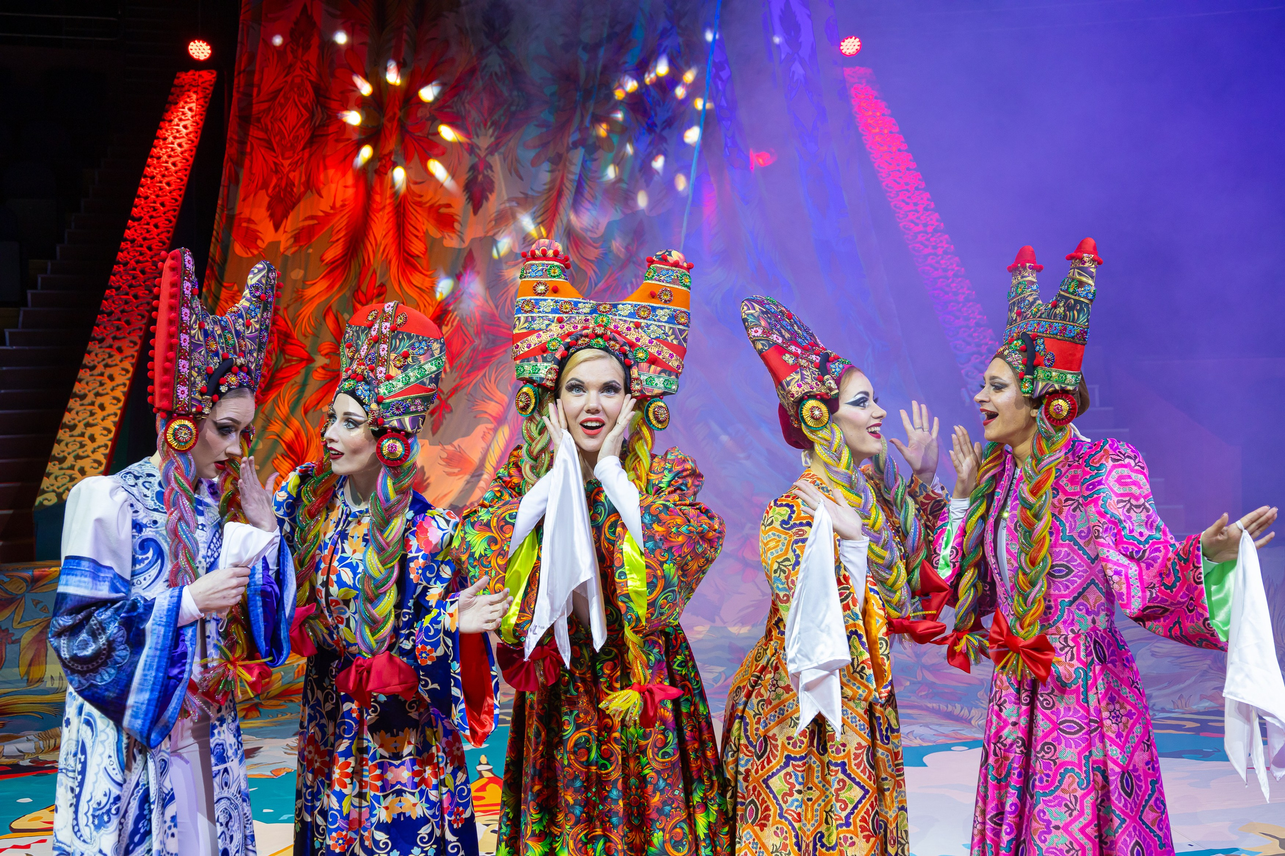 Цирк Жар Птица. Афиша. Семейный и Свадебный фотограф в Сочи