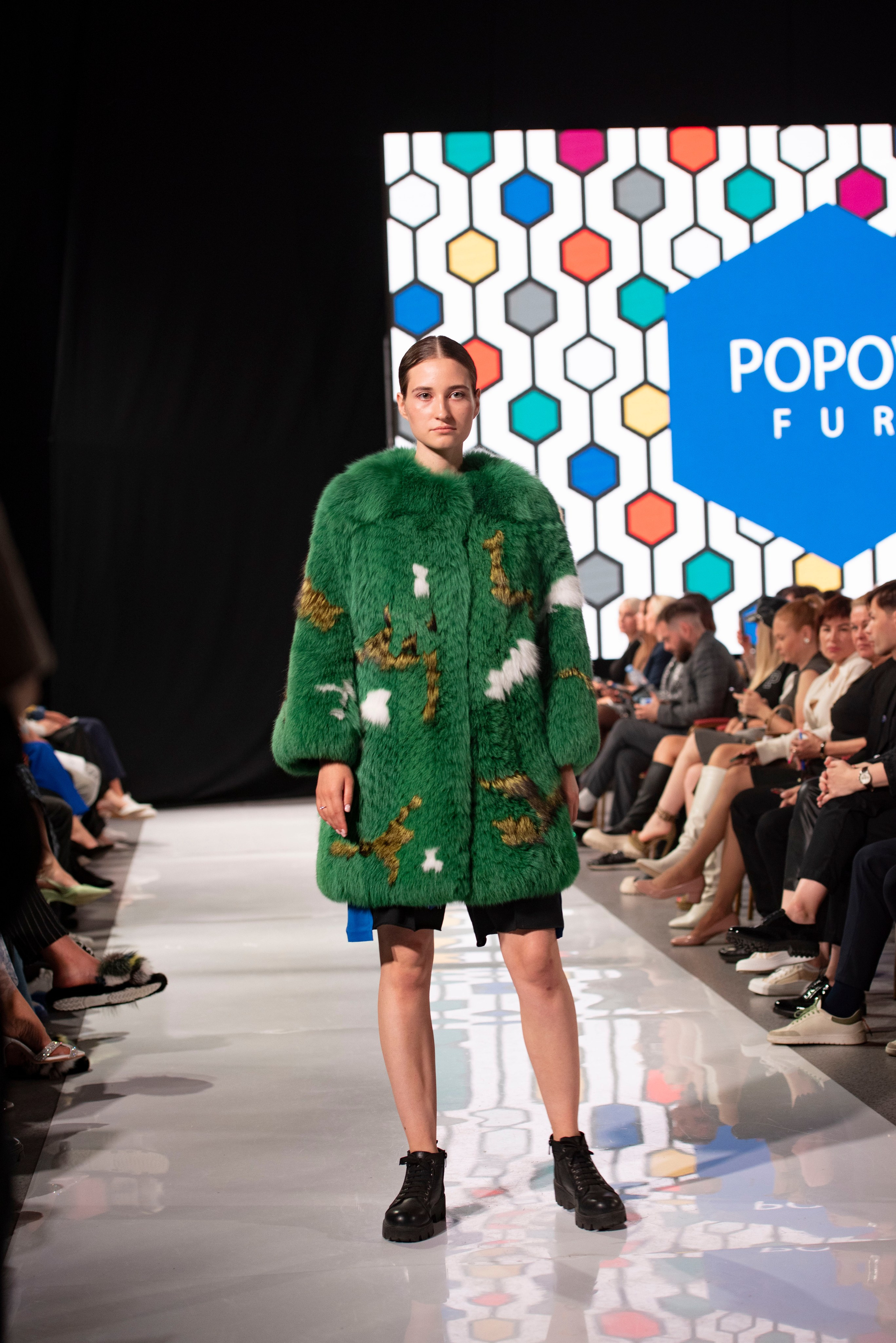 Фотограф на модельный показ. Свадебный, семейный, фэшн фотограф, школьный фотограф в Сочи