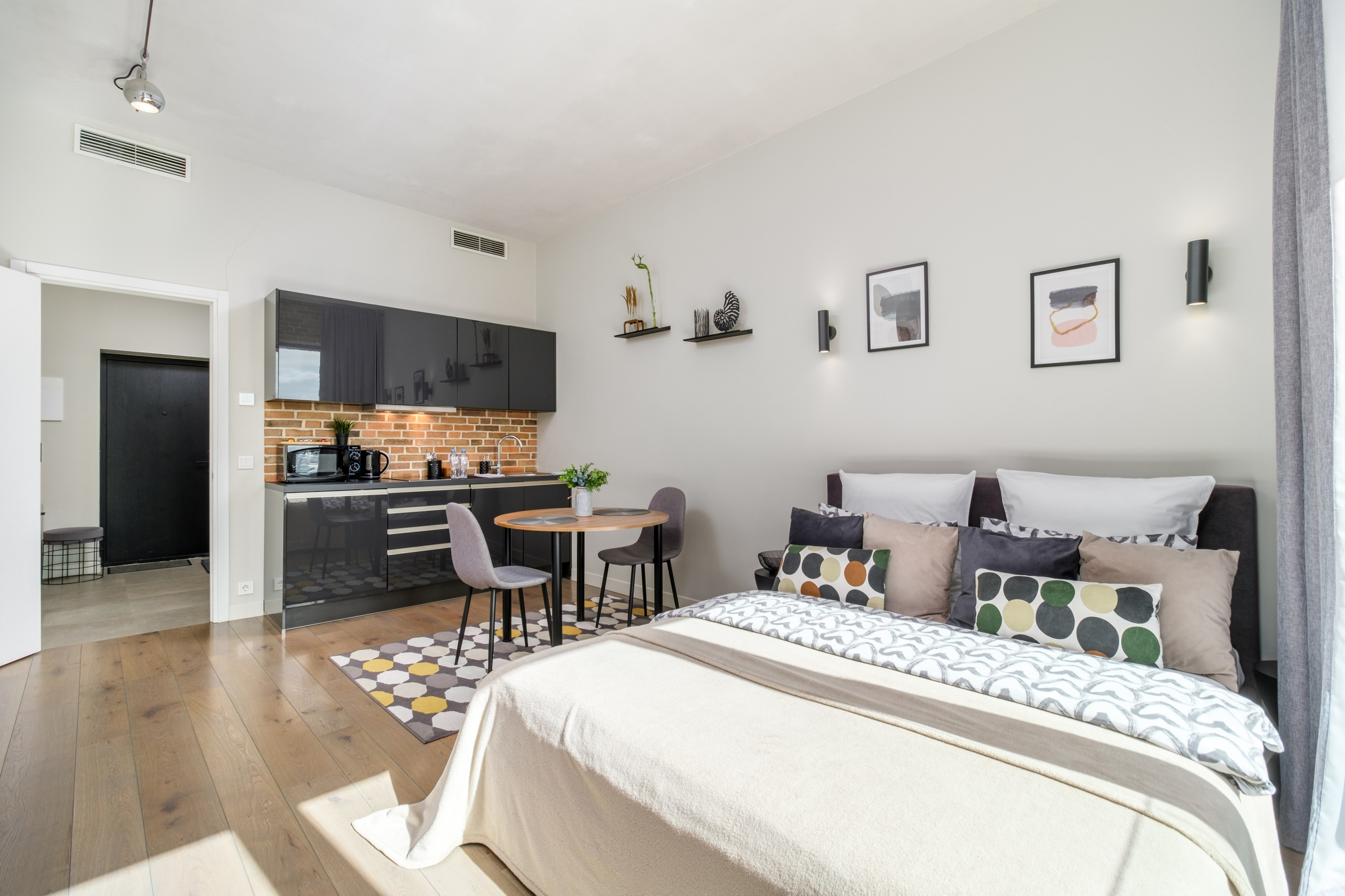 Интерьерная съёмка апартаментов