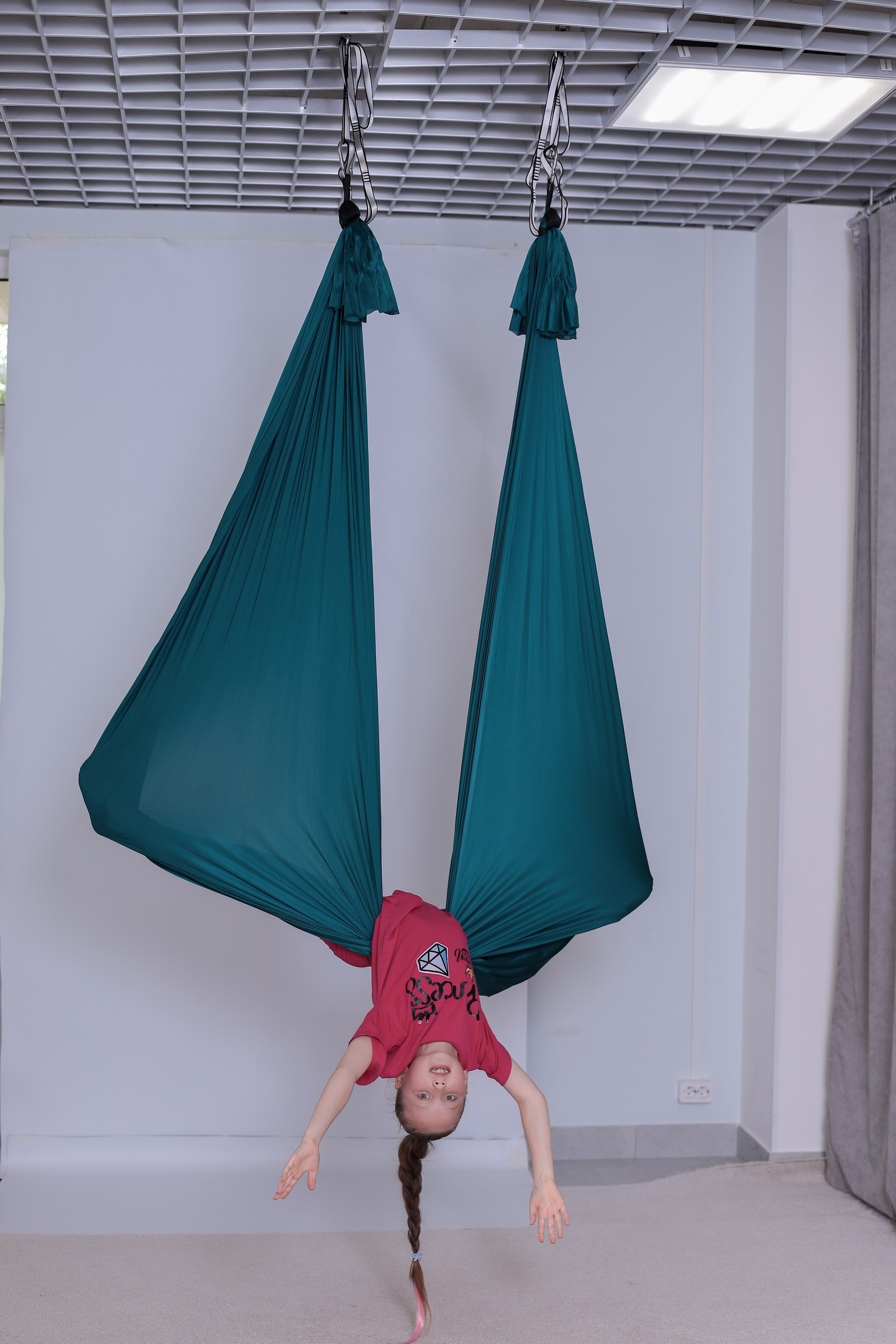 Детская аэройога. Фотограф Надршина Лилия