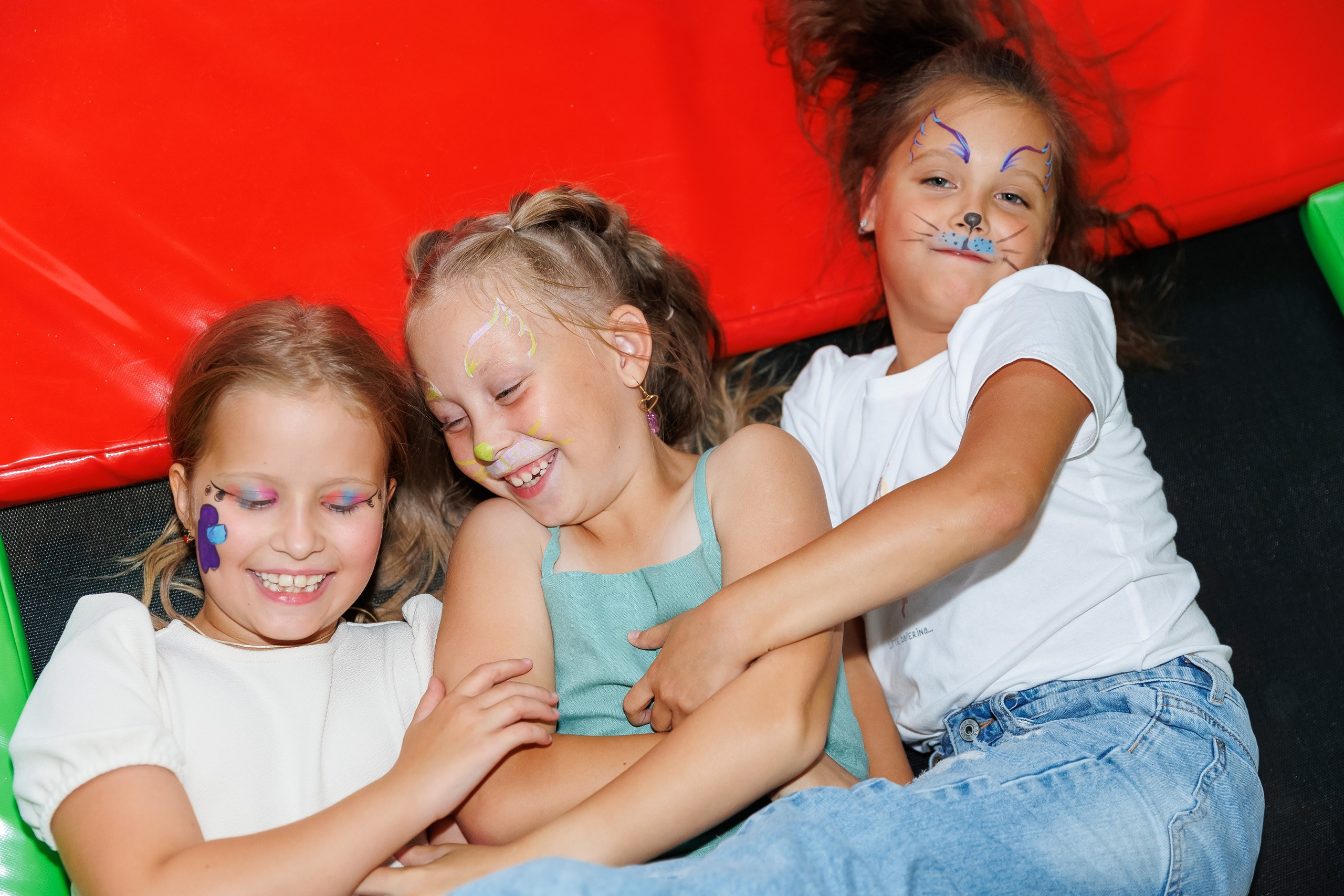 Детский лофт Алиса в стране чудес. Женский фотограф в Новосибирске Наталья Гресь