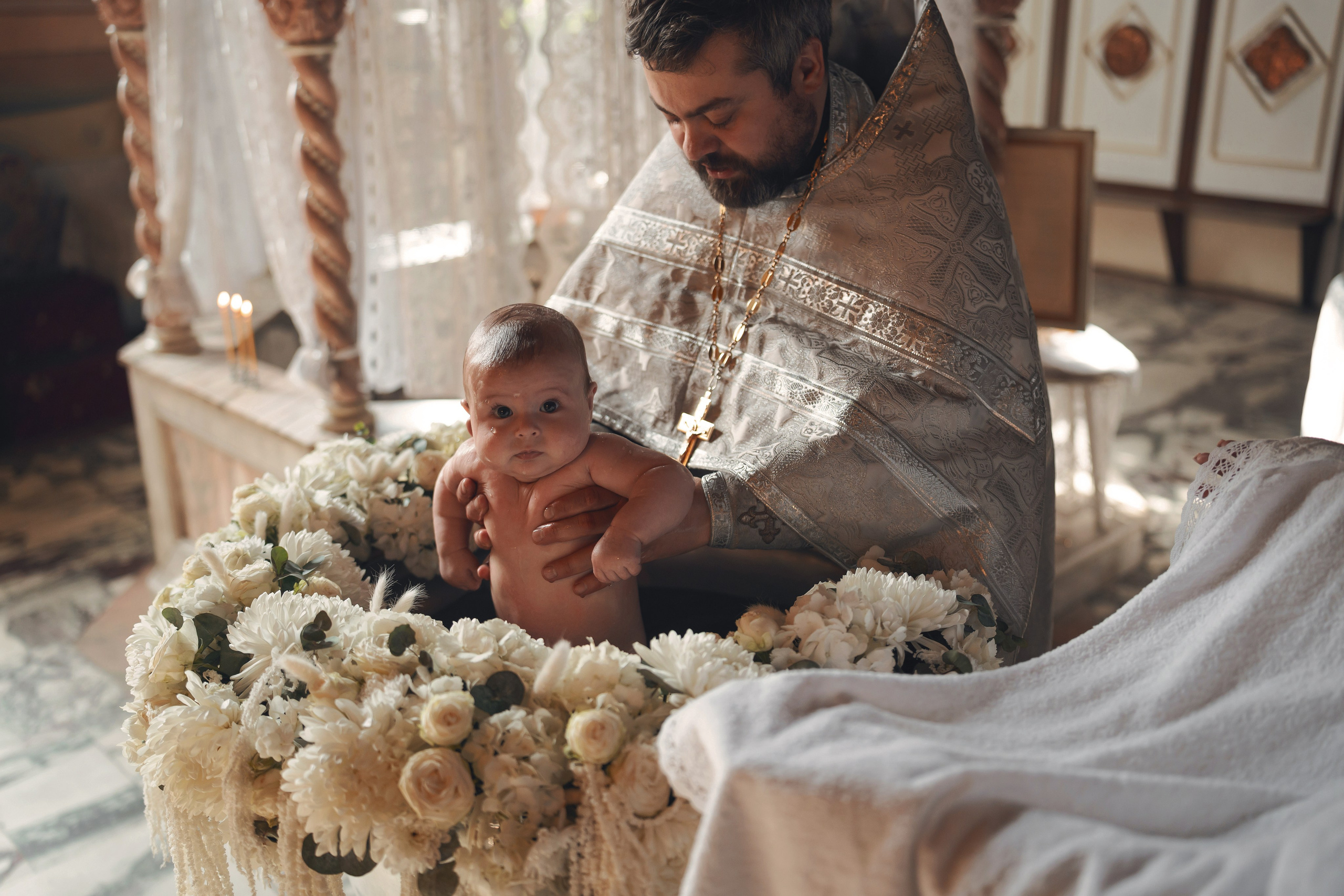 Крещение в православном Храме Воскресения Словущего в Даниловской Слободе. Семейный фотограф в Москве 📸