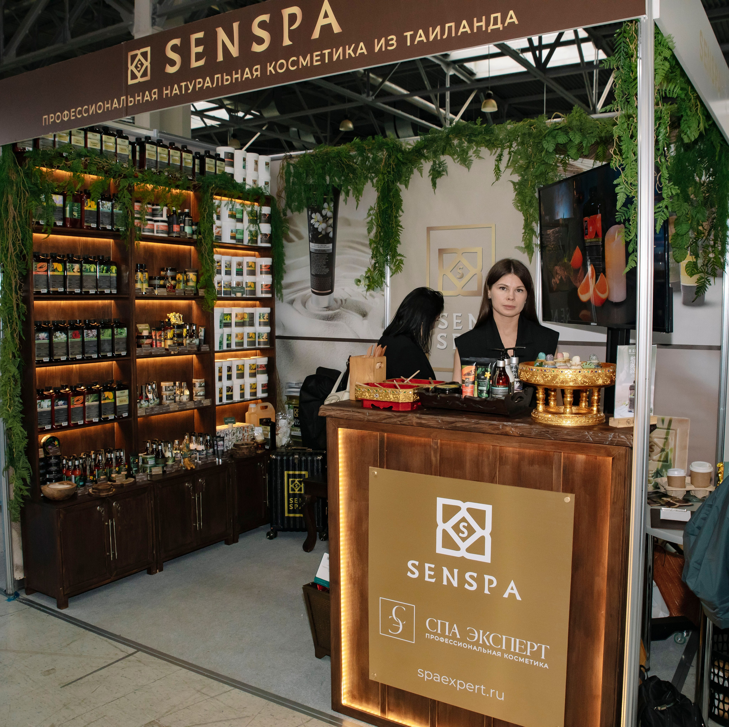 Выставка BEAUNITY by InterCHARM 2026. Профессиональный фотограф в Москве | Заказать фотосессию и съемку