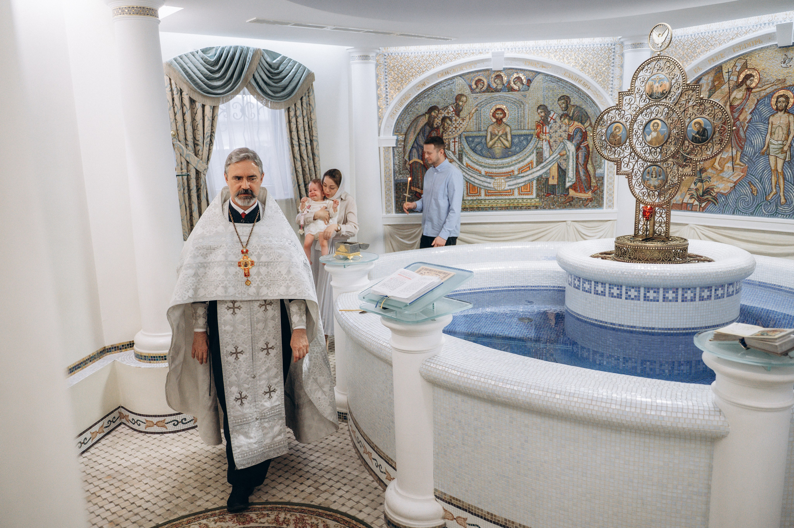 Крещение Миланы (Храм Всех Святых). Семейный фотограф в Минске Дарья Дреко