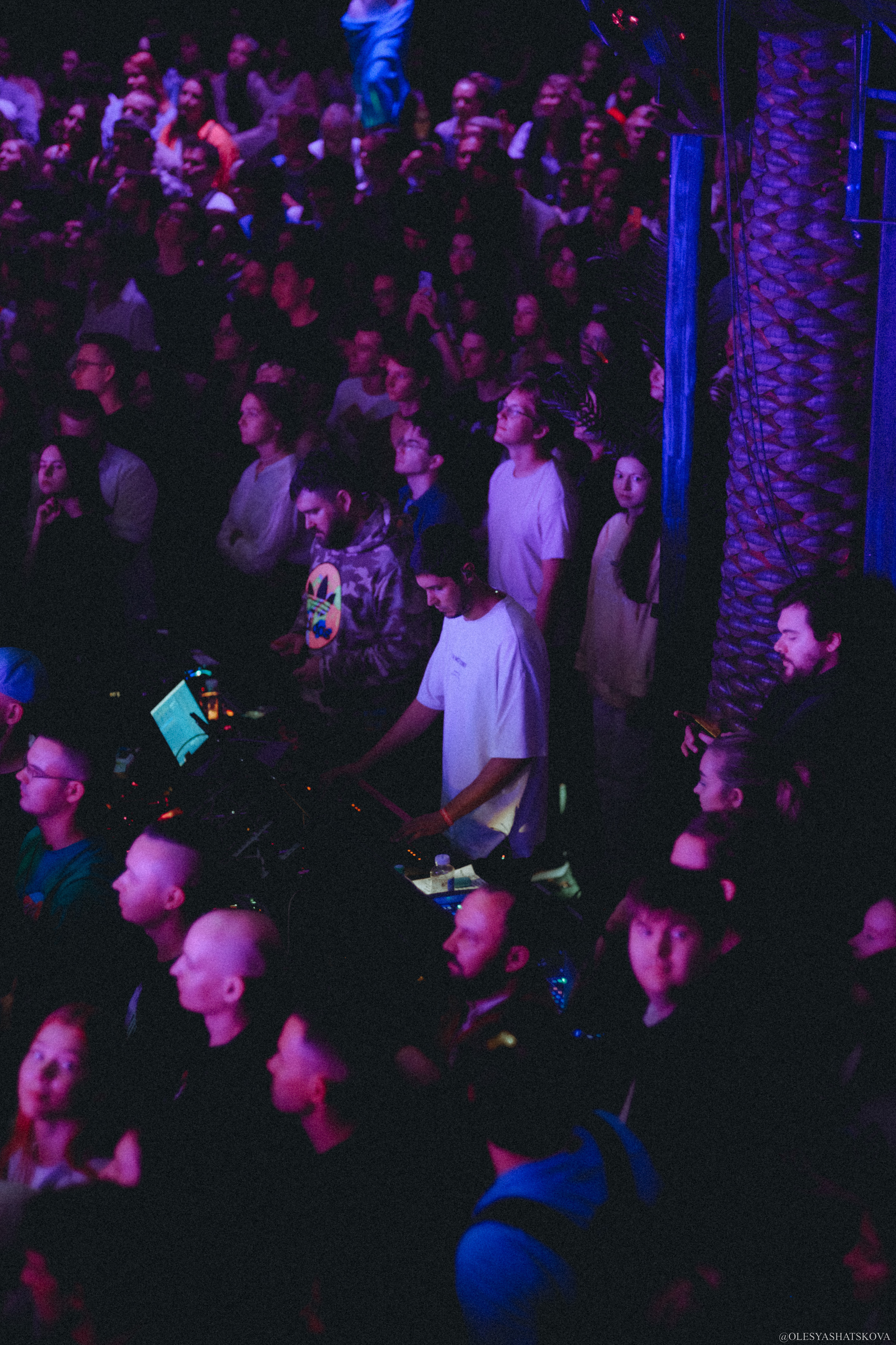 Репортажная фотосъёмка концерта Polnalyubvi | VK GIPSY