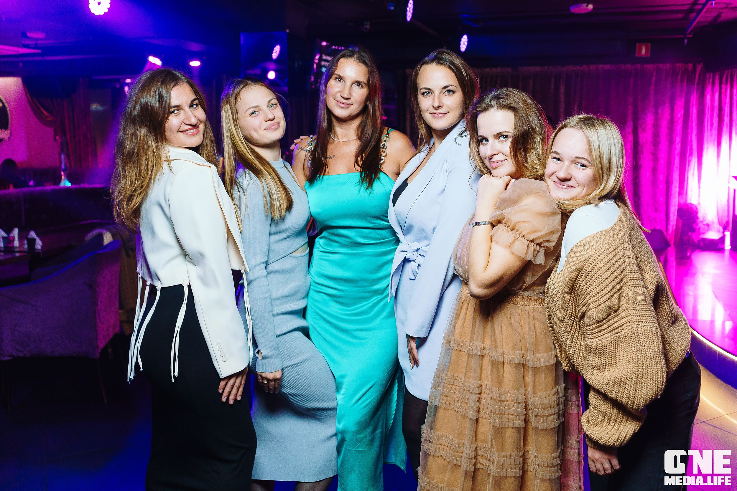 Фоторепортаж из караоке-клубе Эйфория. One Media Life: фоторепортажи, фотоотчеты с мероприятий и заведений