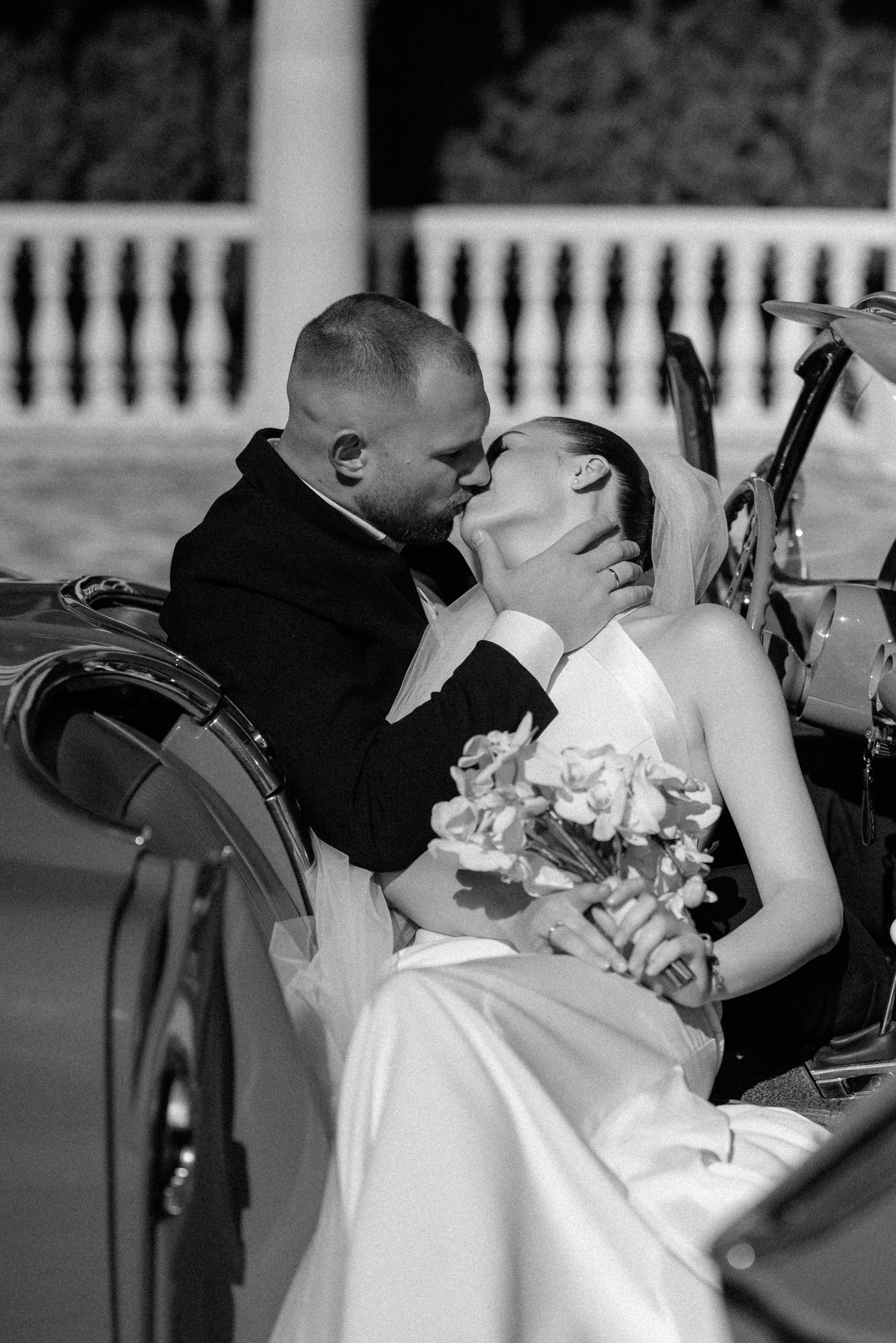 Wedding day in VERSAL PARK. Wedding PHOTOGRAPHER Andrew Vnukov