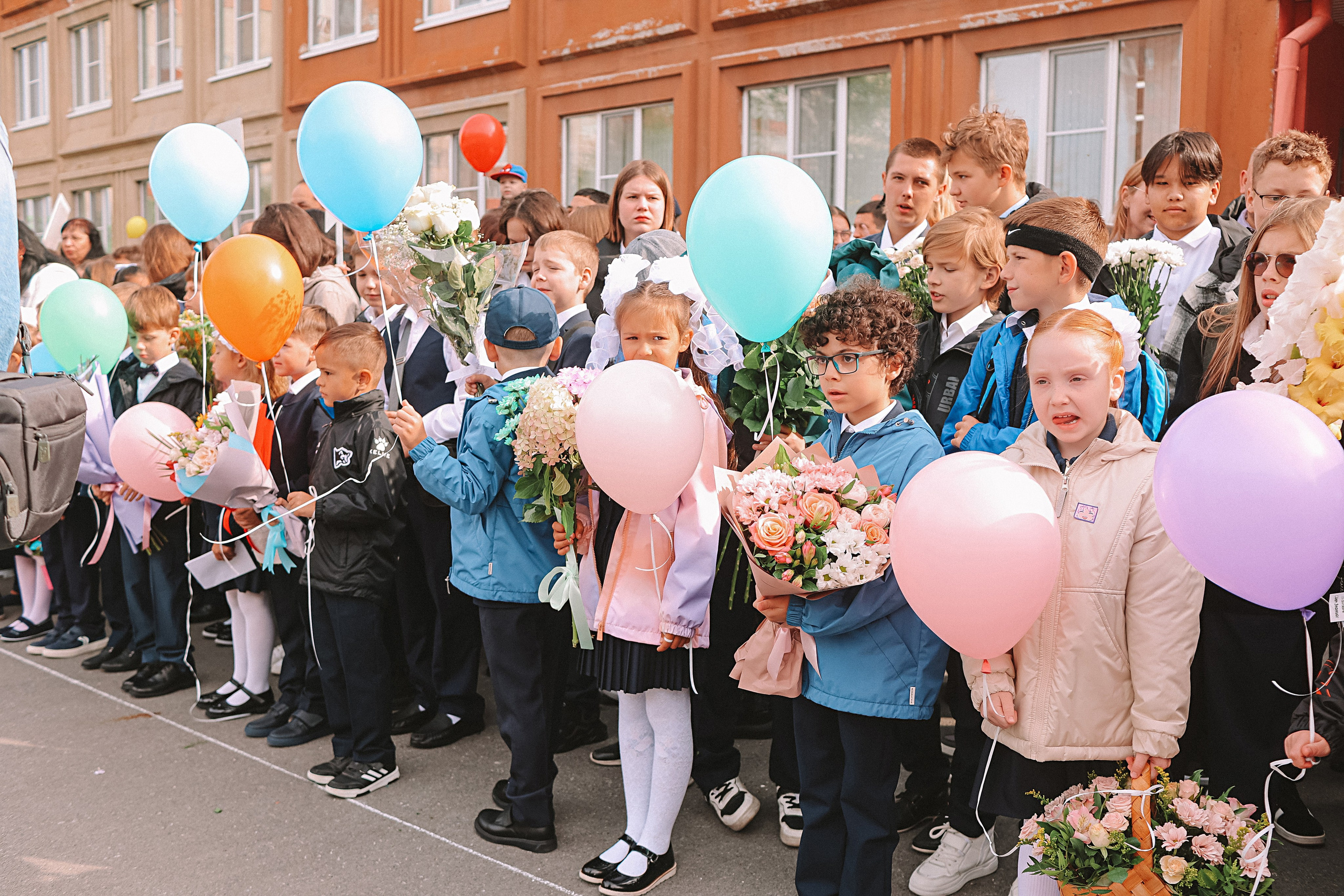 1 сентября линейка+кл час+портреты. Семейный фотограф Тюмень, фотограф на роды Салмина Мария