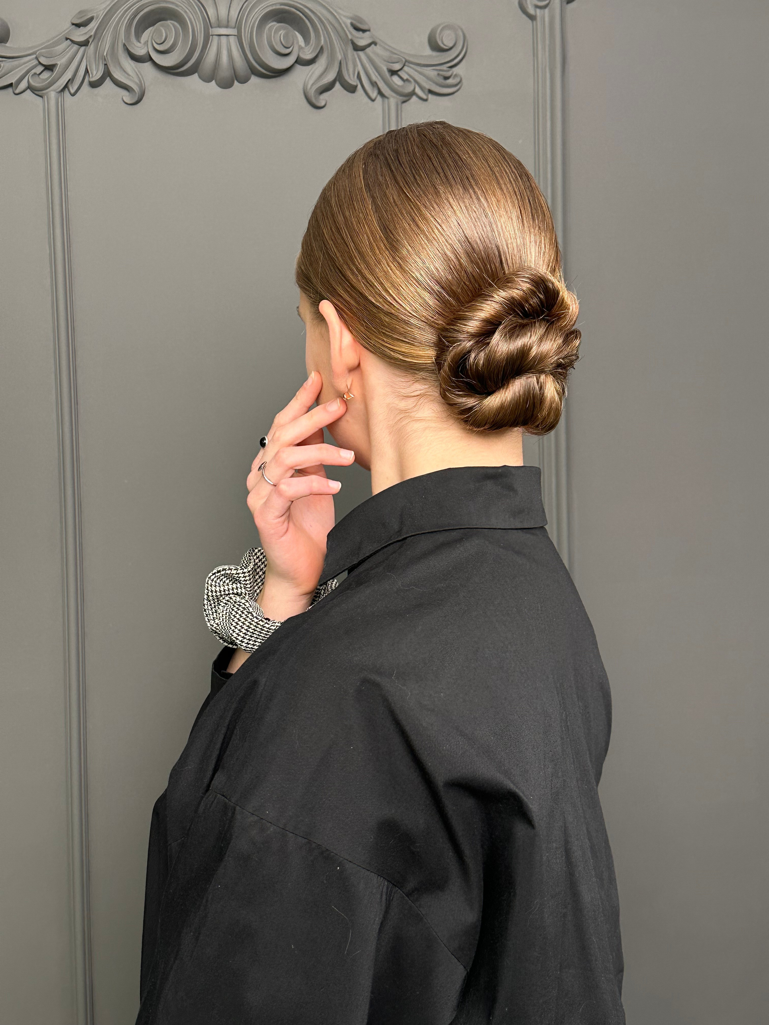 Гладкие прически. Визажист. Стилист по волосам в Москве. Анастасия Ворожейкина