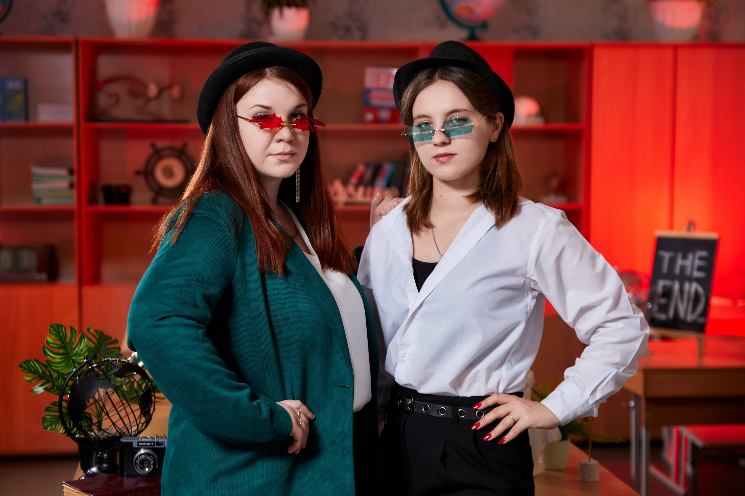 ШКОЛА. ЦВЕТНОЙ СВЕТ. Фотограф Татаринов Андрей (Донецк / Макеевка)