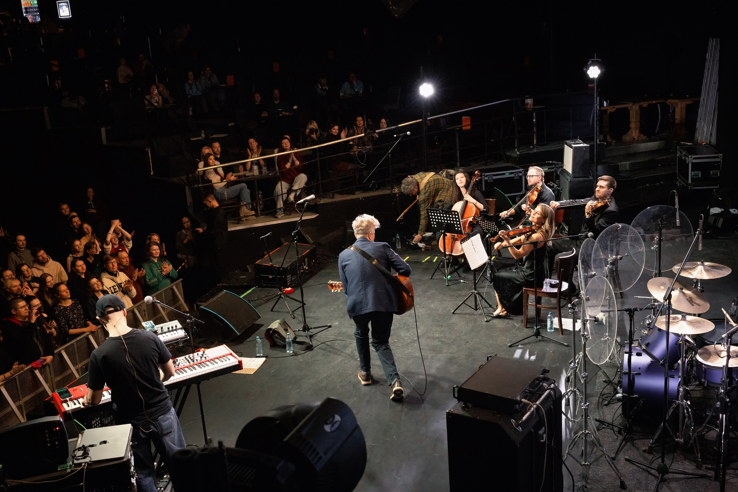 концертный фотограф в Санкт-Петербурге, фоторепортаж с концерта группы Brazzaville в клубе Аврора (Aurora Concert Hall) март 2026