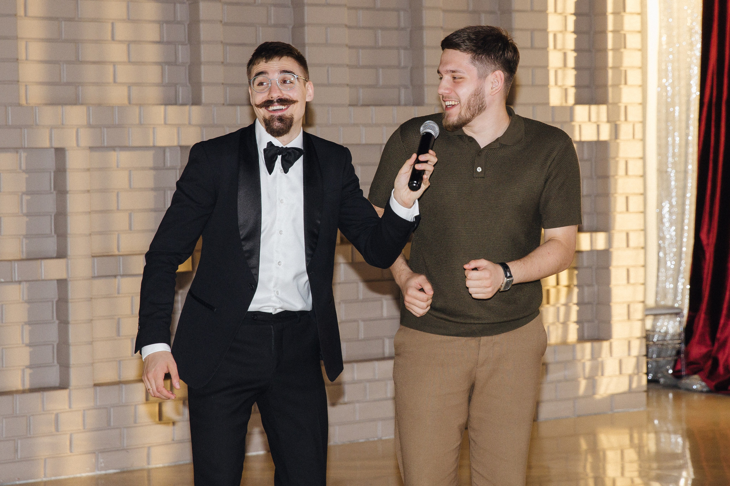 Банкет (Ксения & Никита). Свадебные фотографы в г. Сургут Маркова Наталья и Замахина Елена