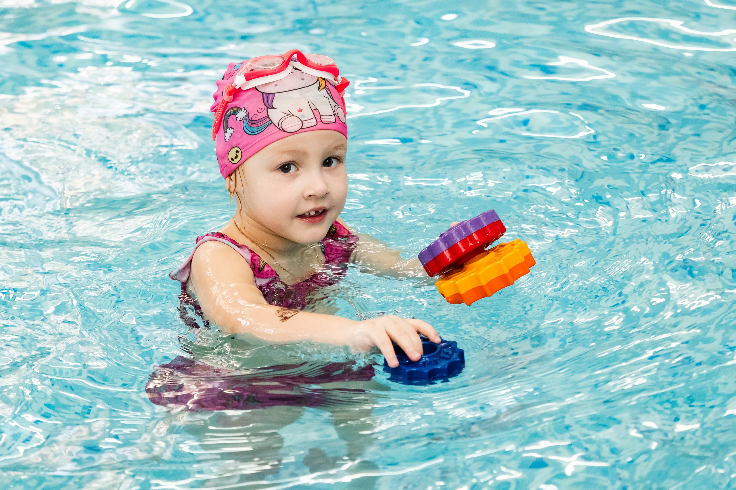 Грудничковое плавание. Репортажный, семейный и детский фотограф в Пензе и Заречном Арина Ермилова. Картины барельеф на заказ
