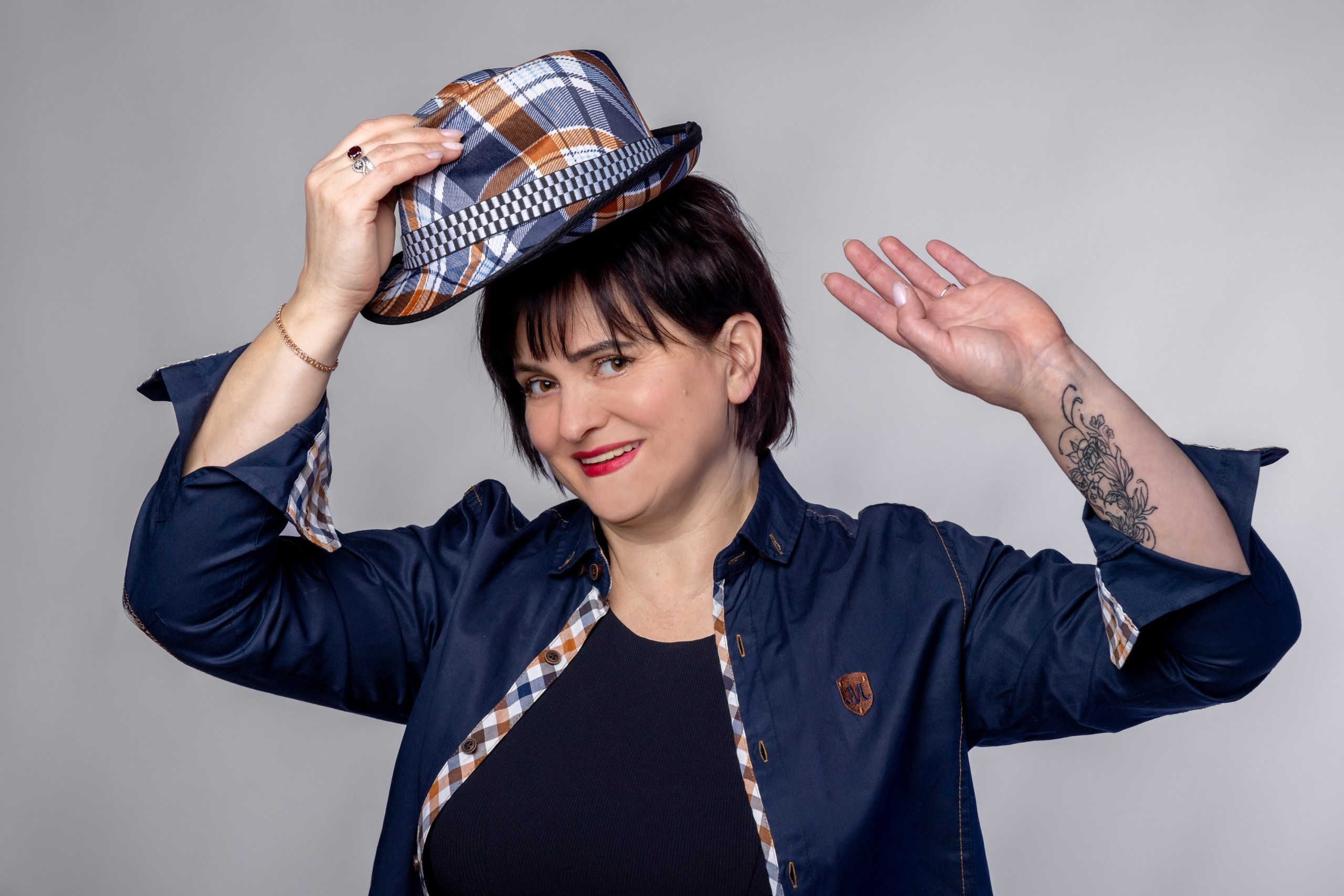 Разные образы на сером фоне (3 источника света, часть с дым машиной). Фотограф в Туле Крупский АнДРей. Фотостудия «КАДР71» в Туле