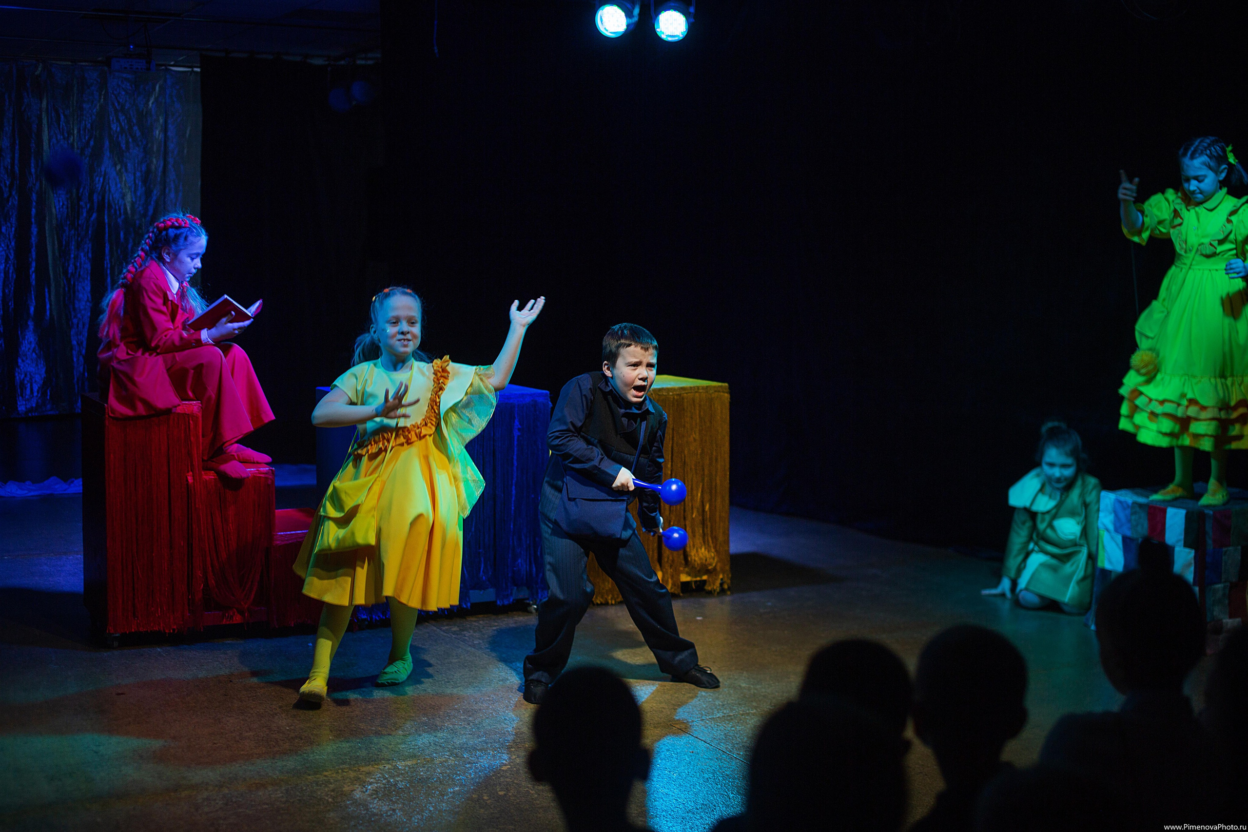 Карандаши «Театрум» ДТЦ, февраль. Семейный и детский фотограф в Петрозаводске