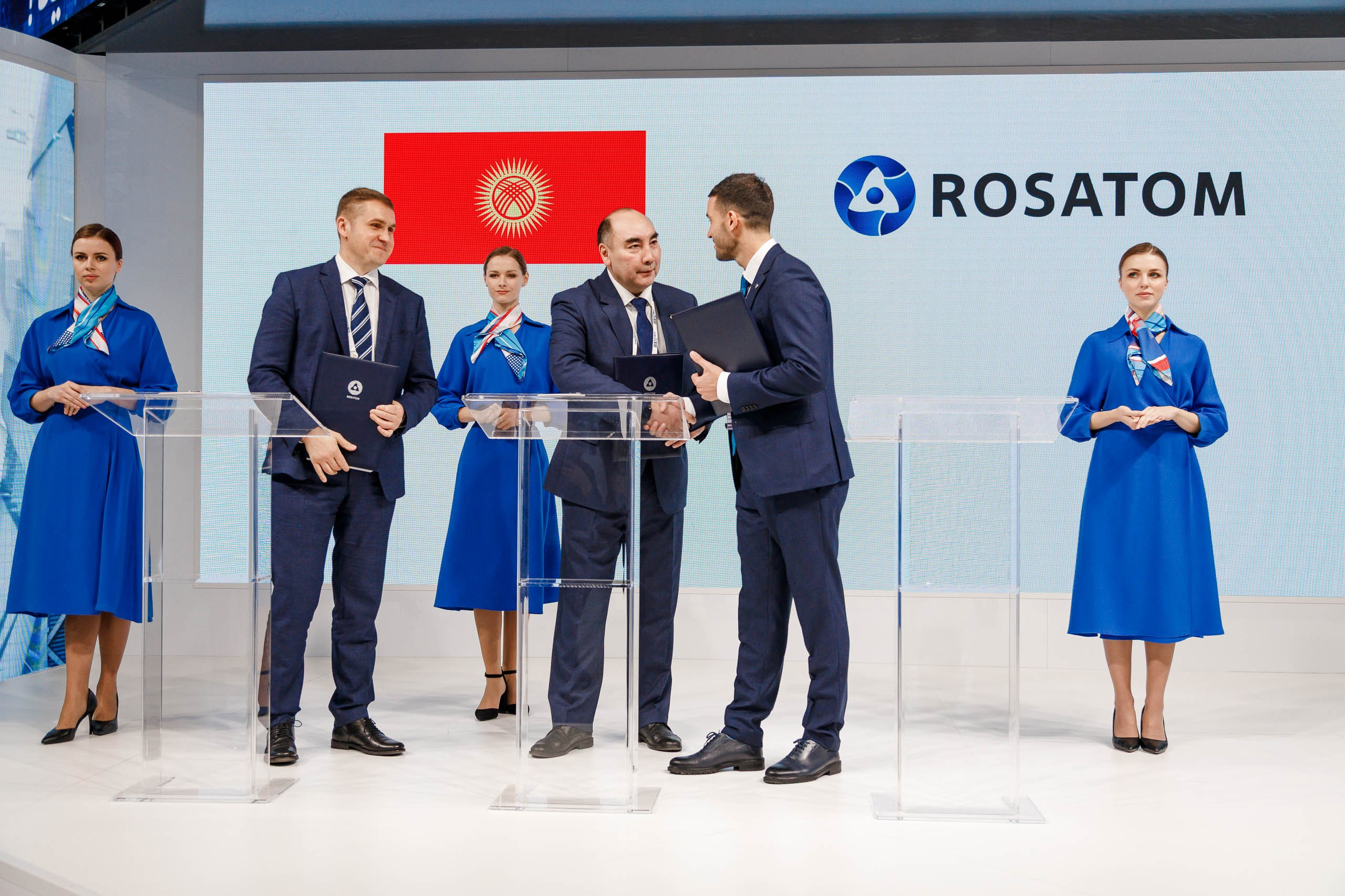 Подписания соглашений на форуме ATOM EXPO XIII 2024 в Сириусе. Репортажный фотограф в Москве, Сочи и Санкт-Петербурге