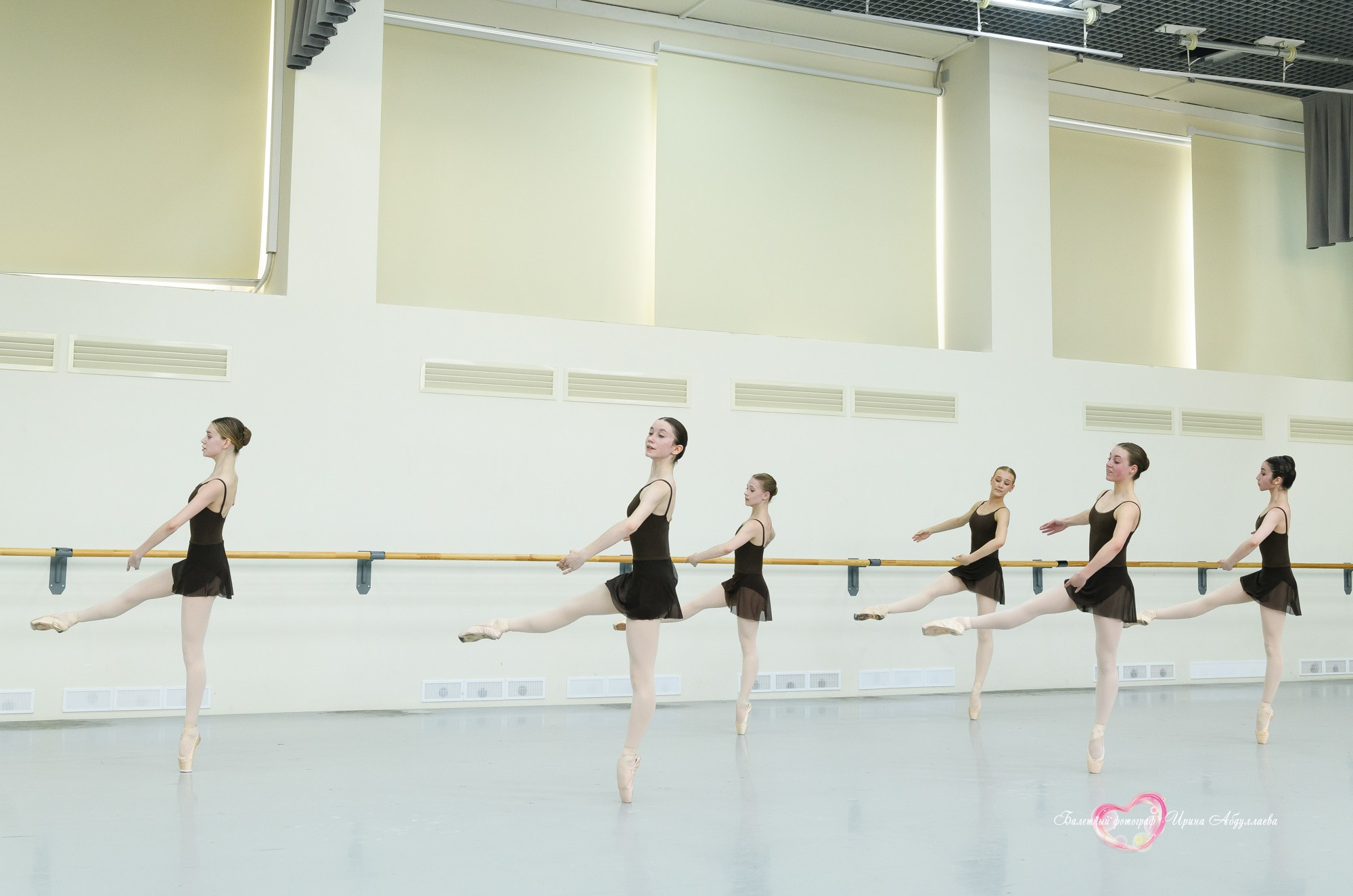 Госэкзамен выпускников МГХУ им. Лавровского — Девочки — 2025 г