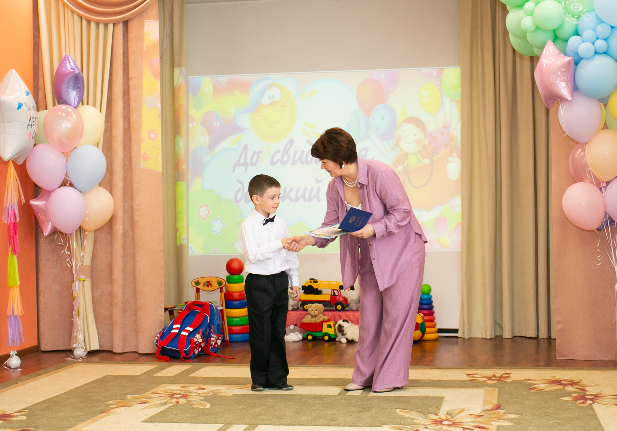 Выпускные и Утренники. Фотограф новорожденных и семейный фотограф НСО г. Бердск Марина Львова