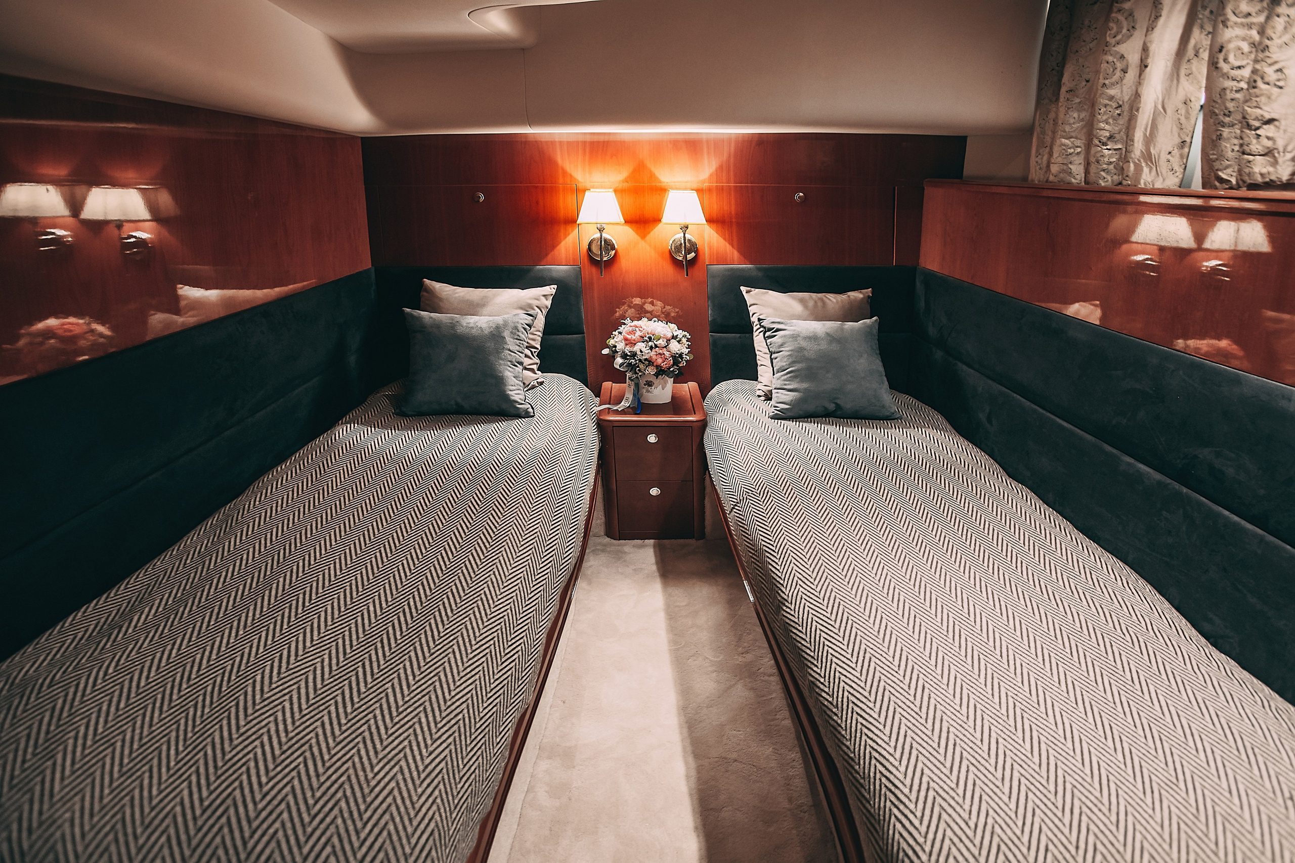 Яхта Princess 57 Esperanza. SPB Rent Boats|аренда катеров и теплоходов