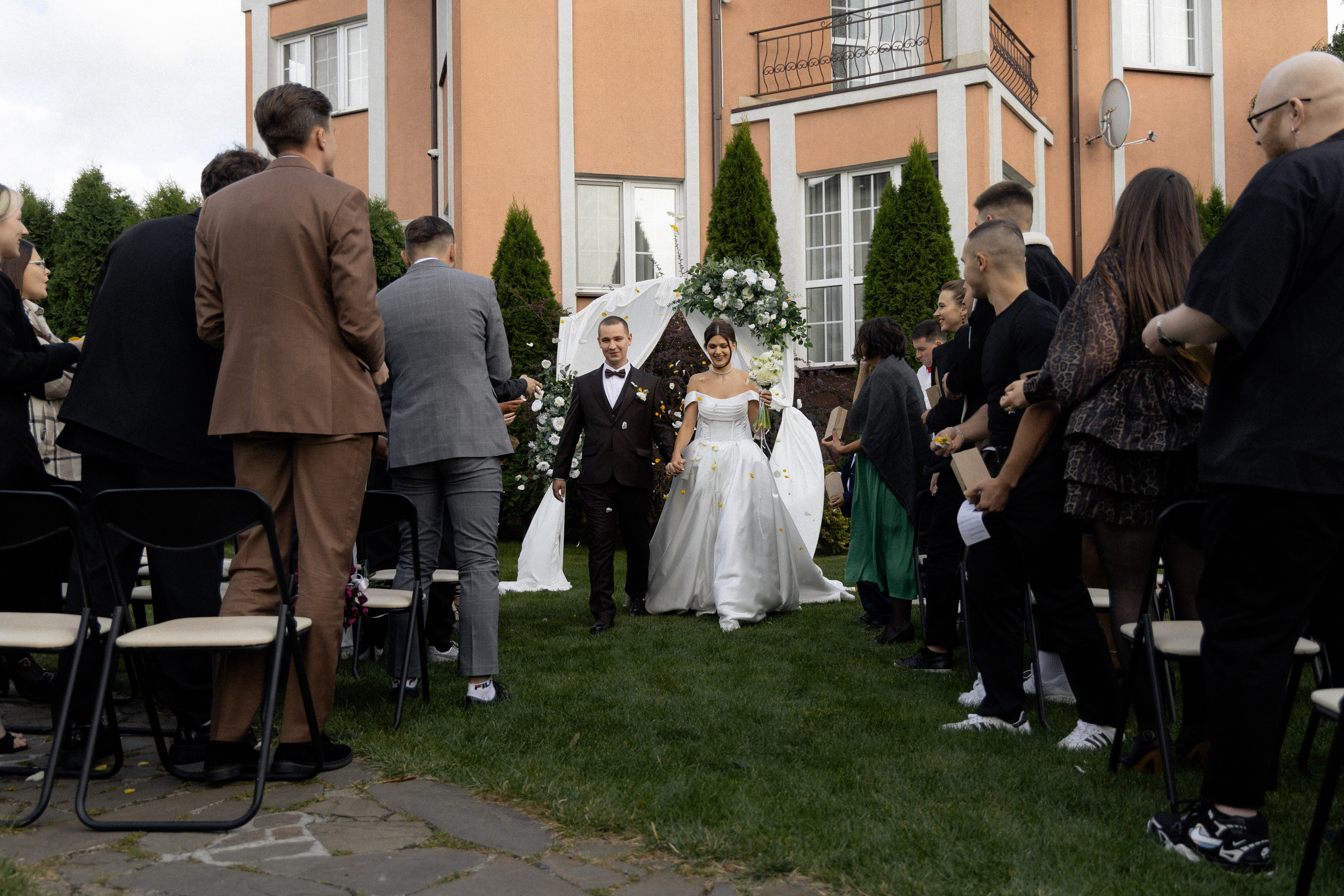 Свадебная фотосессия Анастасии и Игоря в Усадьбе Легенда. Свадебный фотограф в Минске/Беларуси Сергей Спиридонов