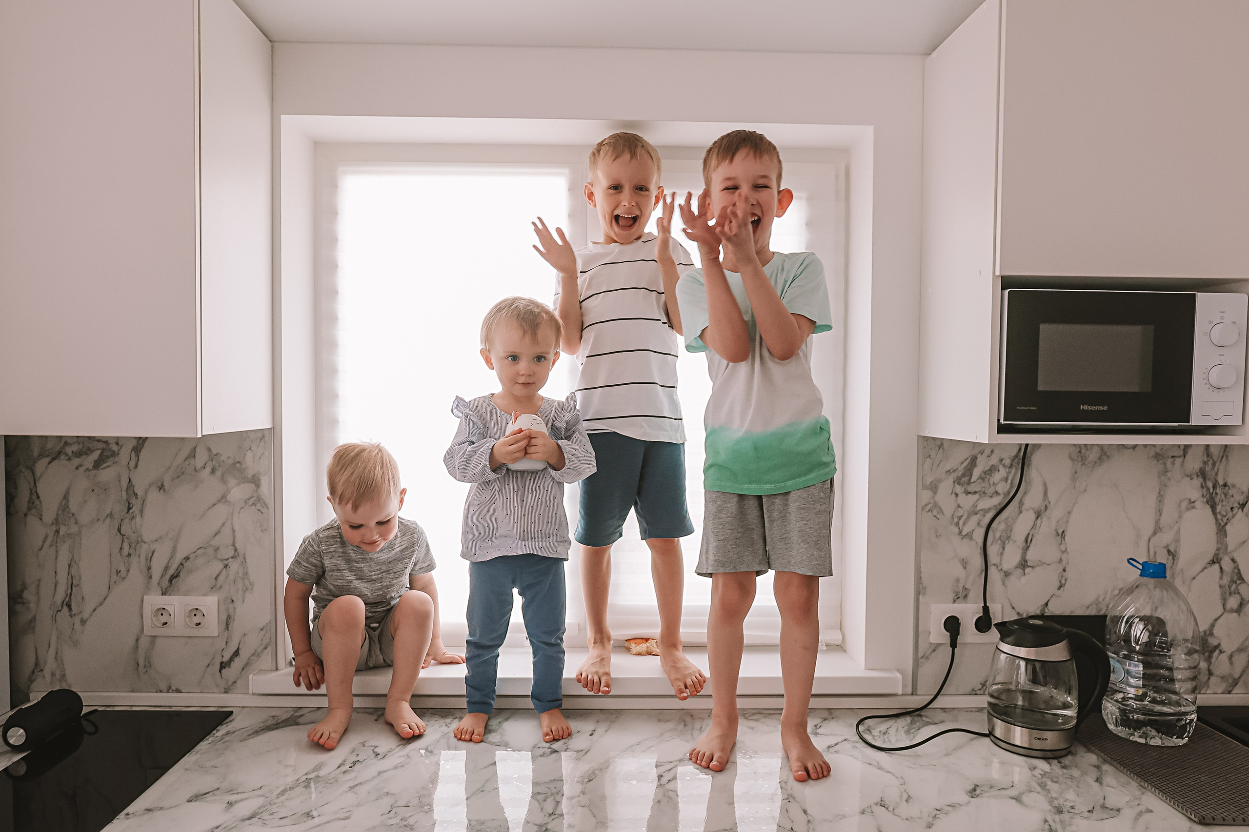 Семейная в домике (репортаж). Семейный фотограф Тюмень, фотограф на роды Салмина Мария