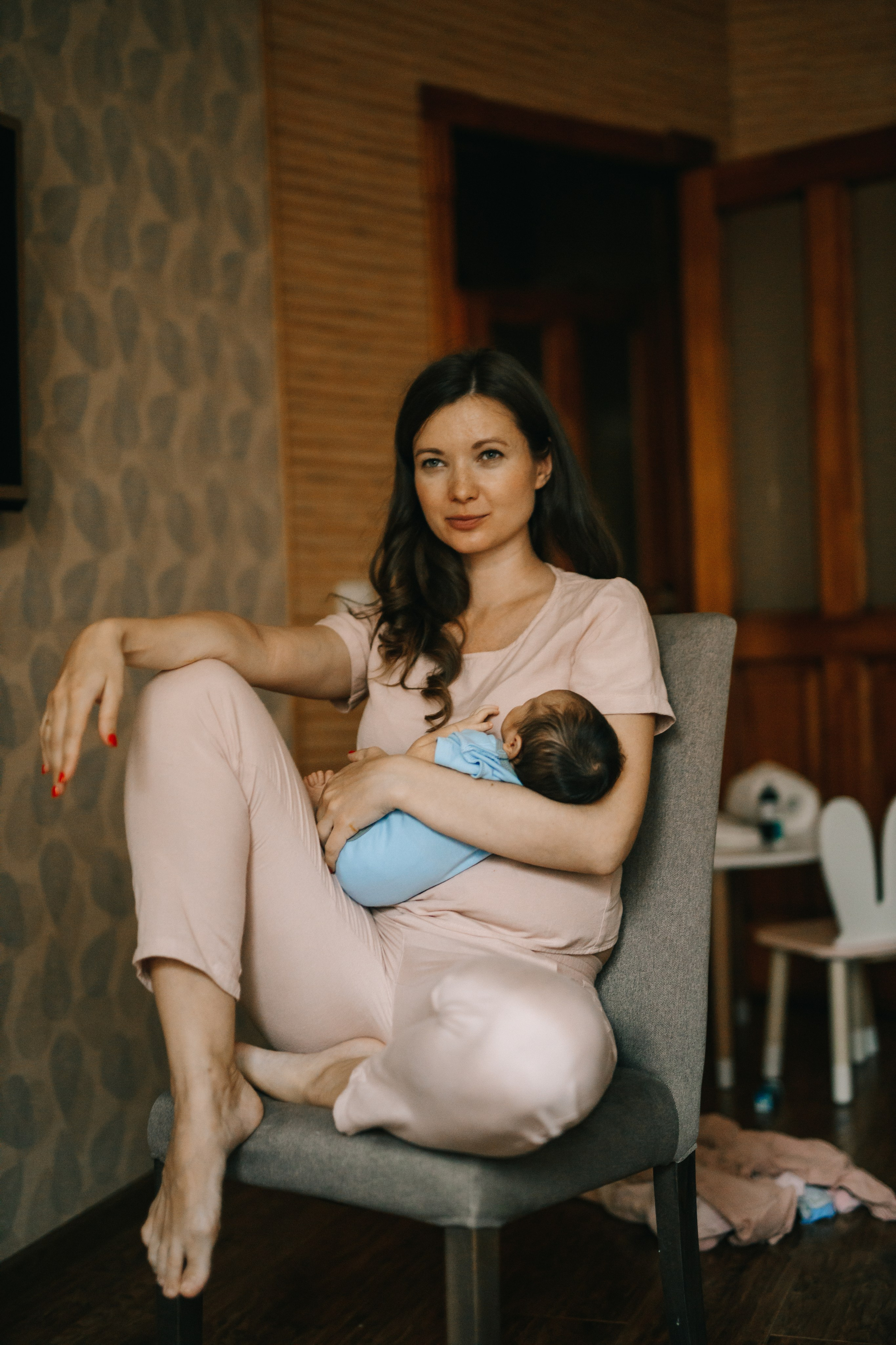 Пример семейной фотосессии дома. Дмитрий Мартьянов семейный фотограф в Санкт-Петербурге