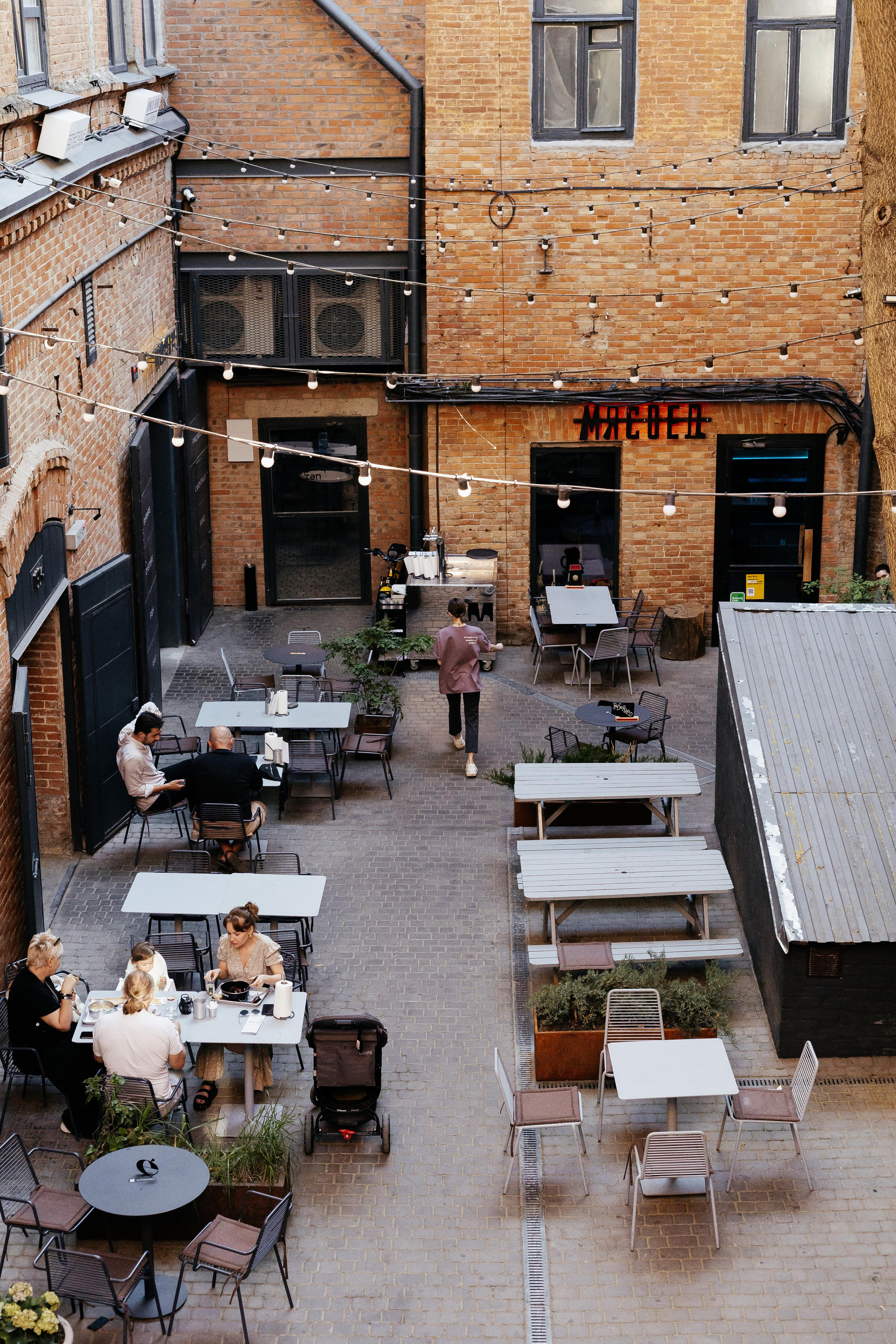 Вокруг центр. Контент фотограф в Ростове-на-Дону Мардус Павел