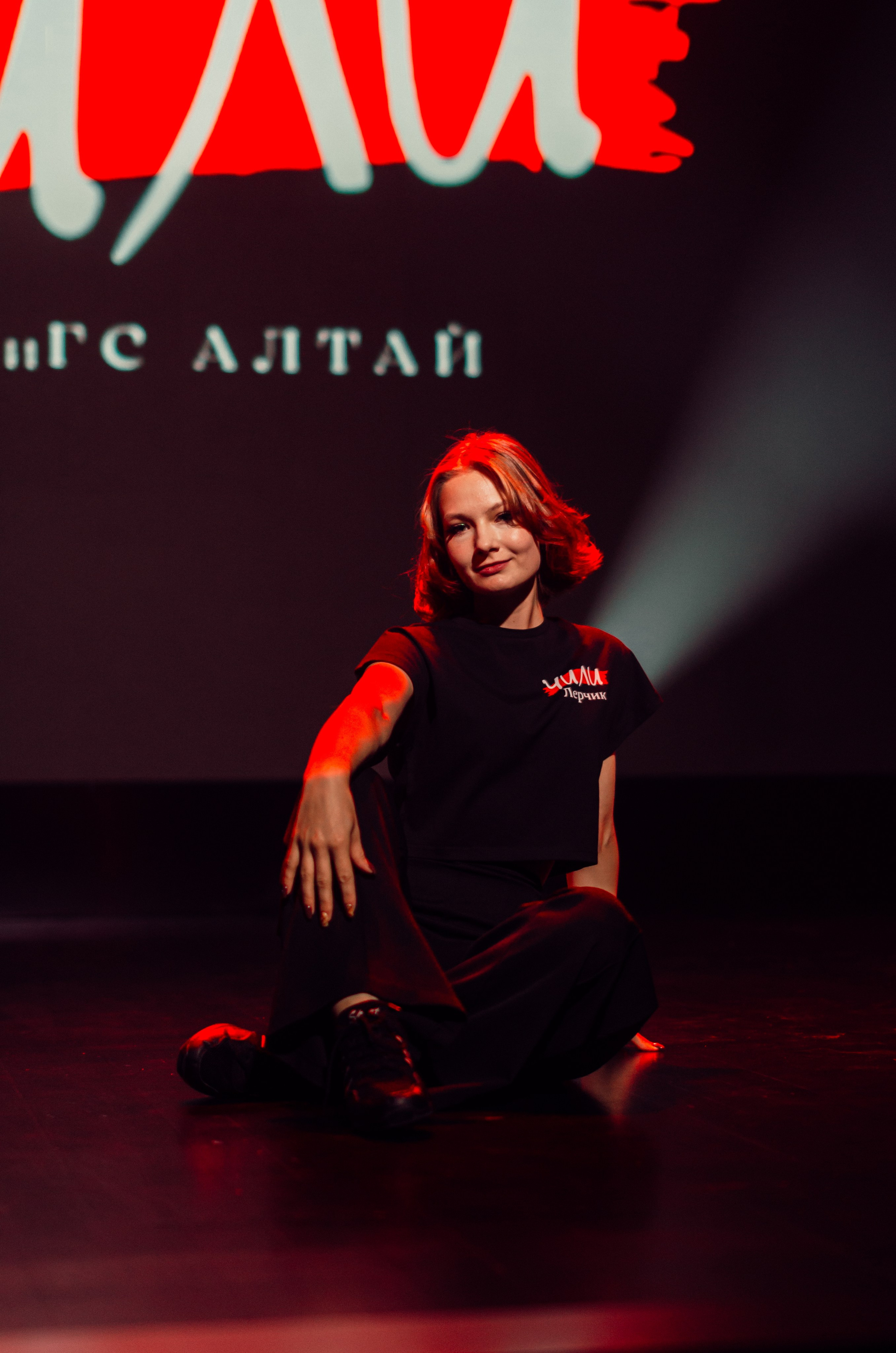 Групповая фотосъемка танцевального коллектива. Денисова Аля — фотограф для парных съемок и индивидуальных историй в Барнауле