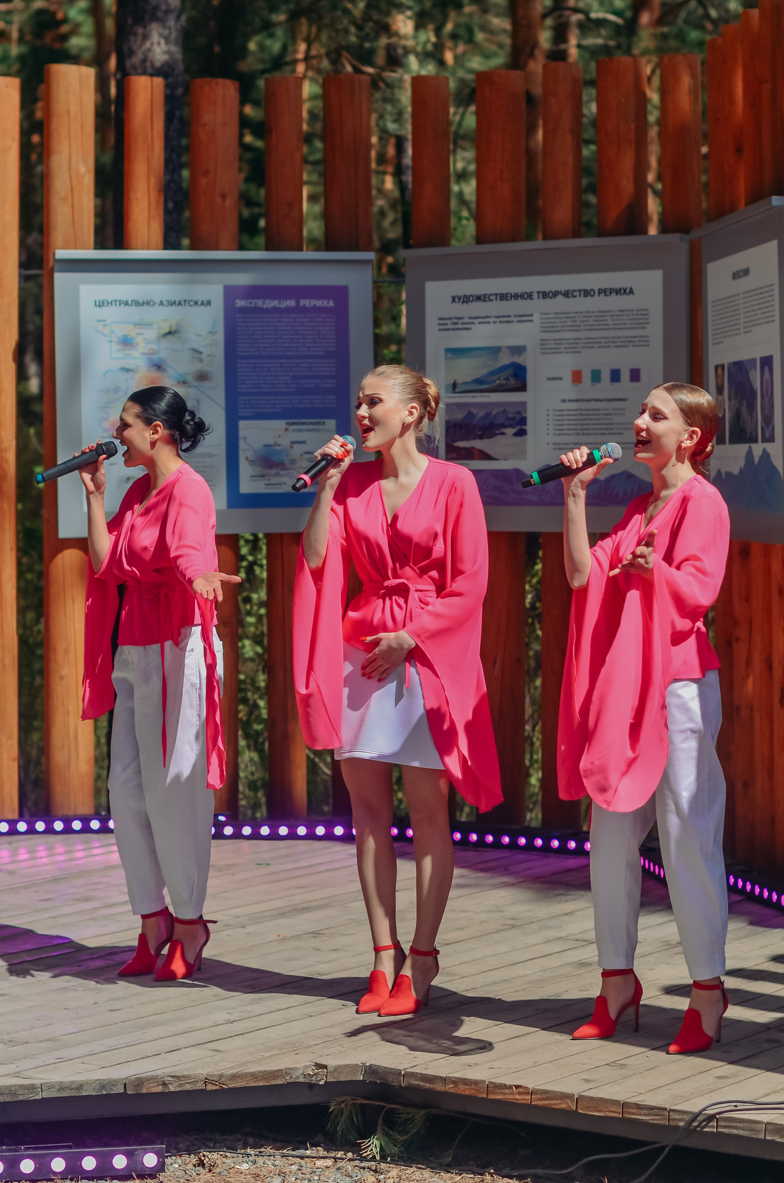 Фестиваль «Цветение Маральника на Алтае 2025». Фоторепортаж. Денисова Аля — фотограф для парных съемок и индивидуальных историй в Барнауле